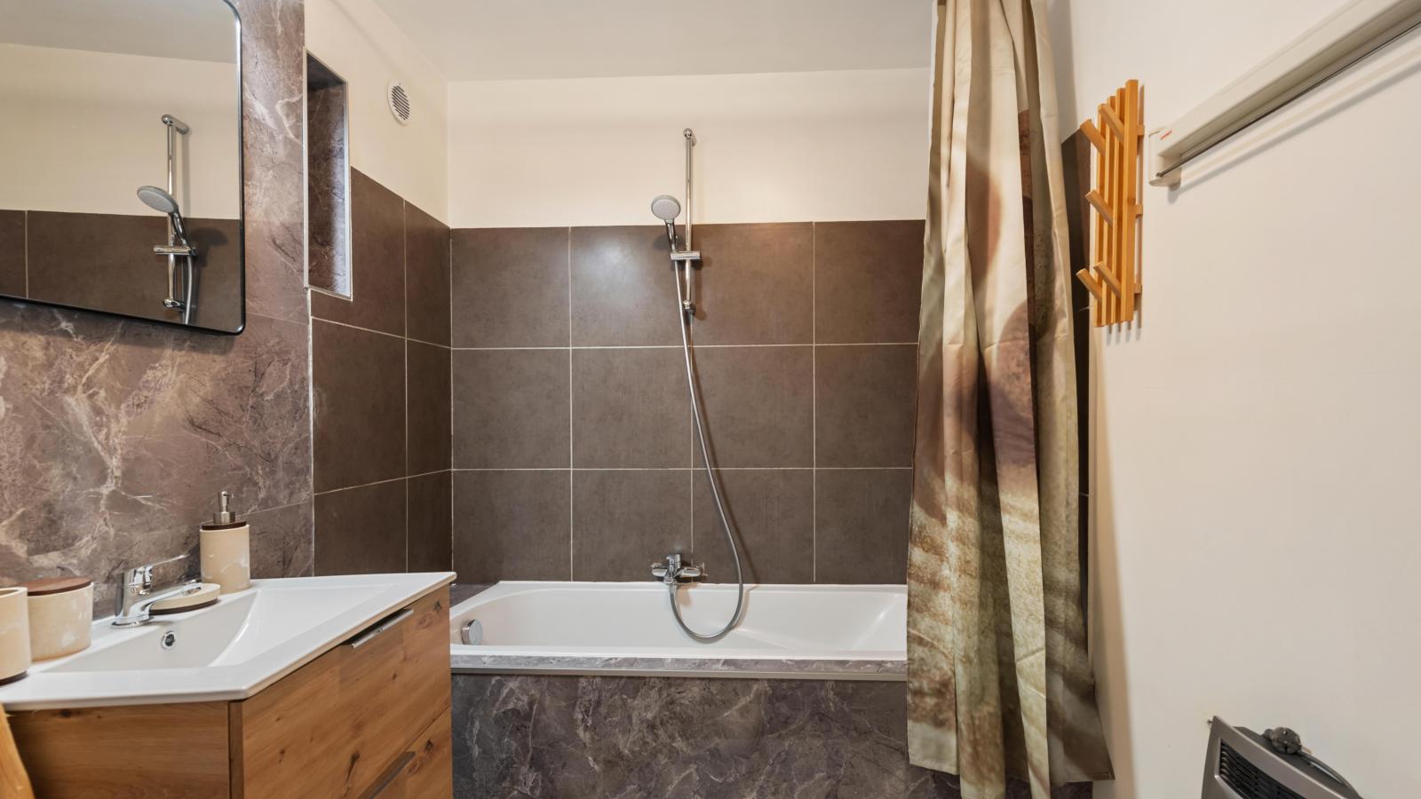 Casa Gardenia met garage - Badezimmer