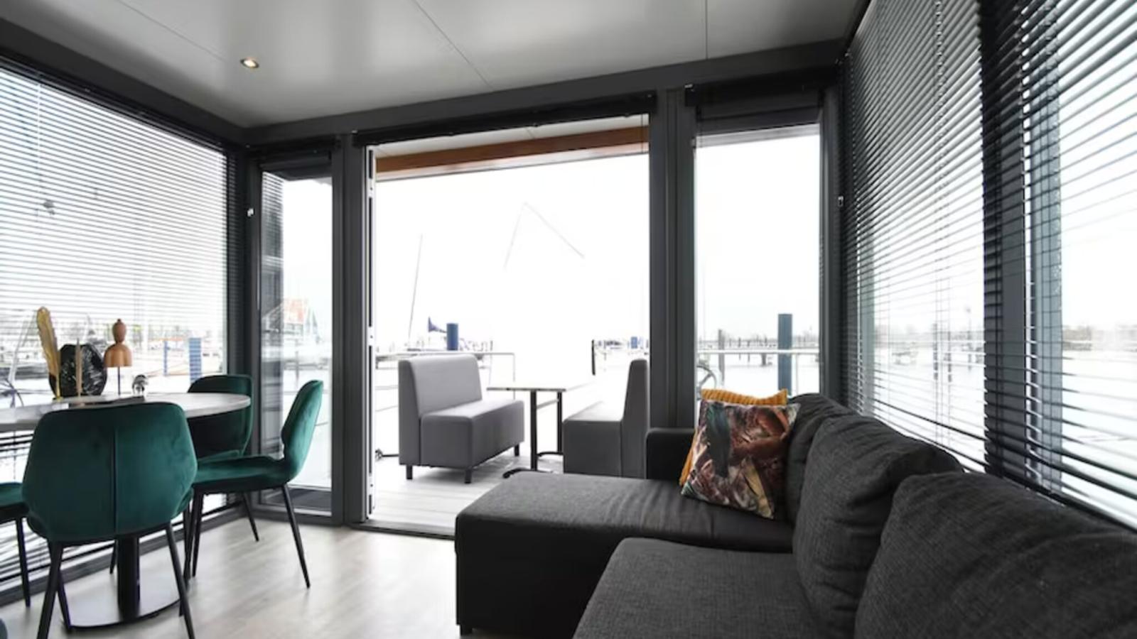 Boot zonder naam - Woonkamer