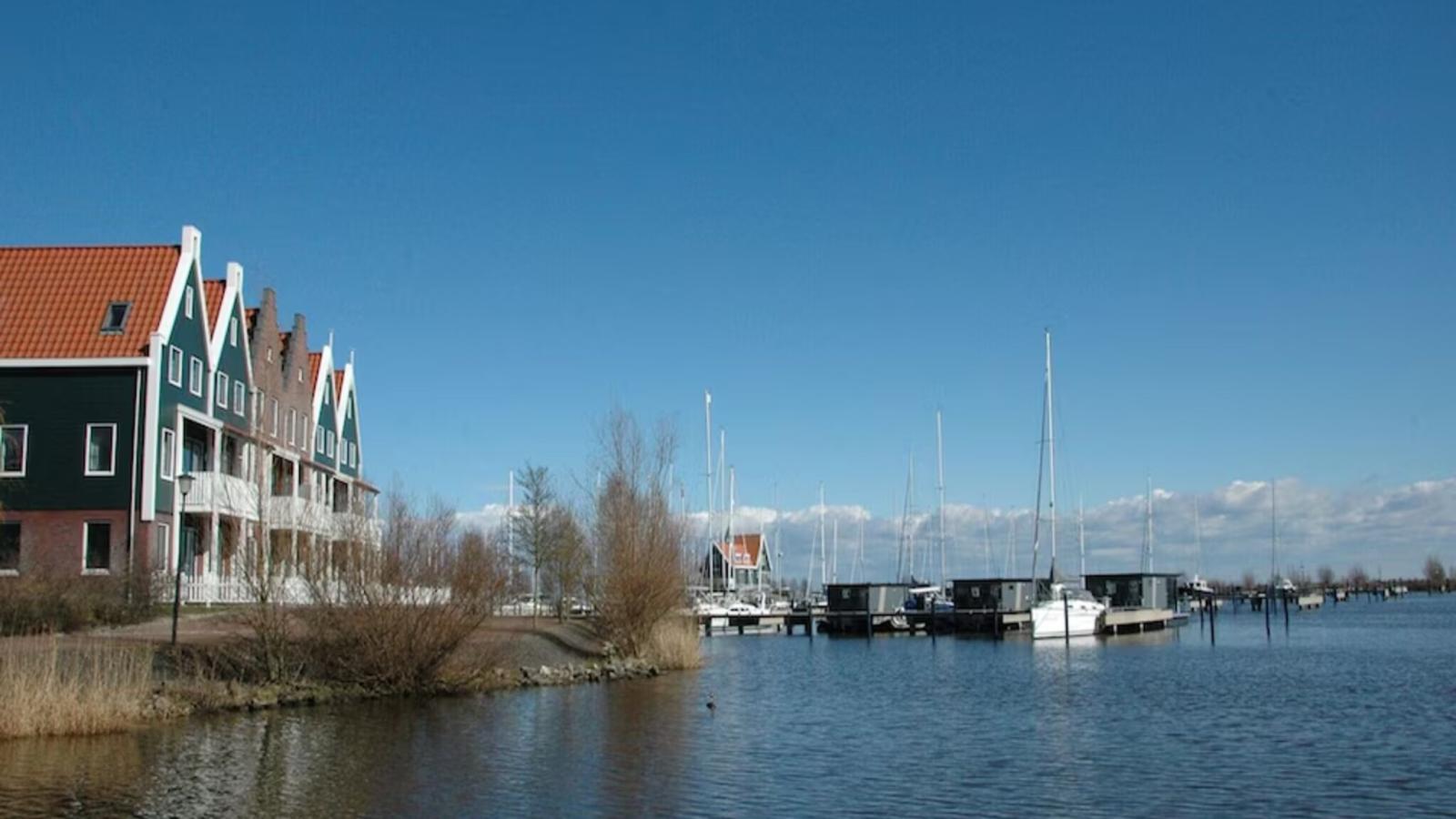 Boot zonder naam - Buitenkant zomer