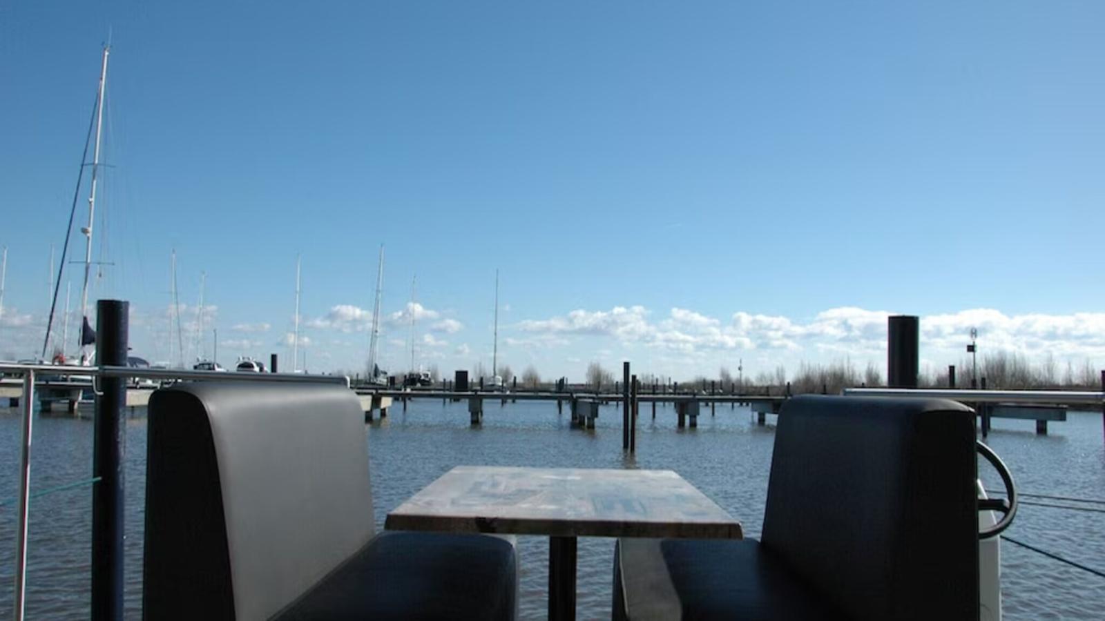Boot zonder naam - Uitzicht zomer