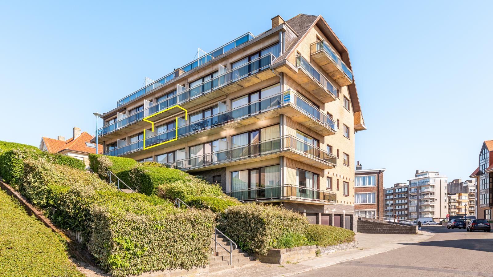 Côte Sud - Exterior in summer