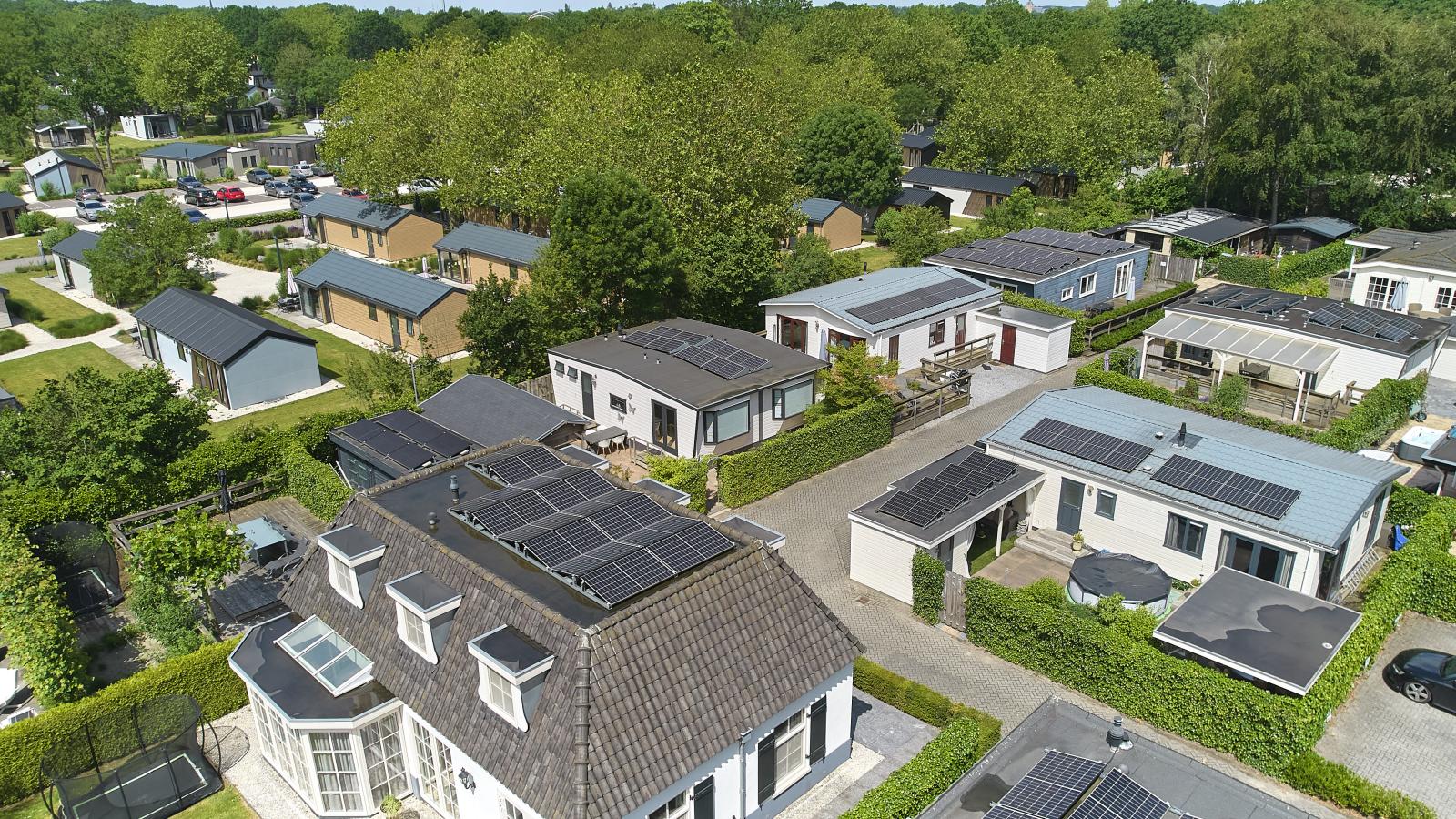 T Kaatsheuveltje 9 - Buitenkant zomer
