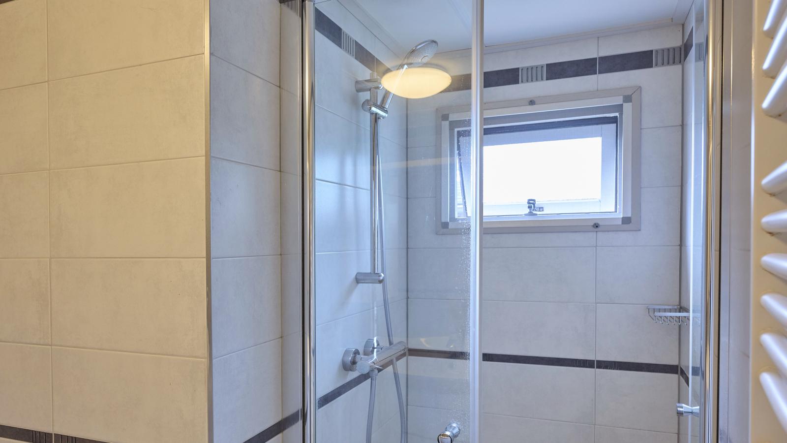 T Kaatsheuveltje 9 - Badkamer