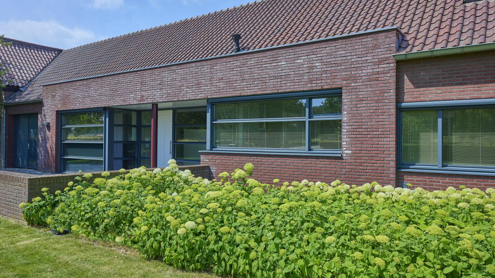 Laurahoeve - Exterior in summer