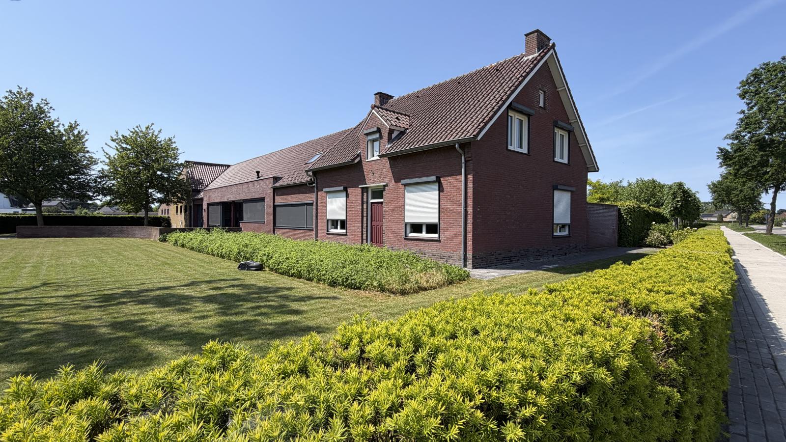 Laurahoeve - Buitenkant zomer