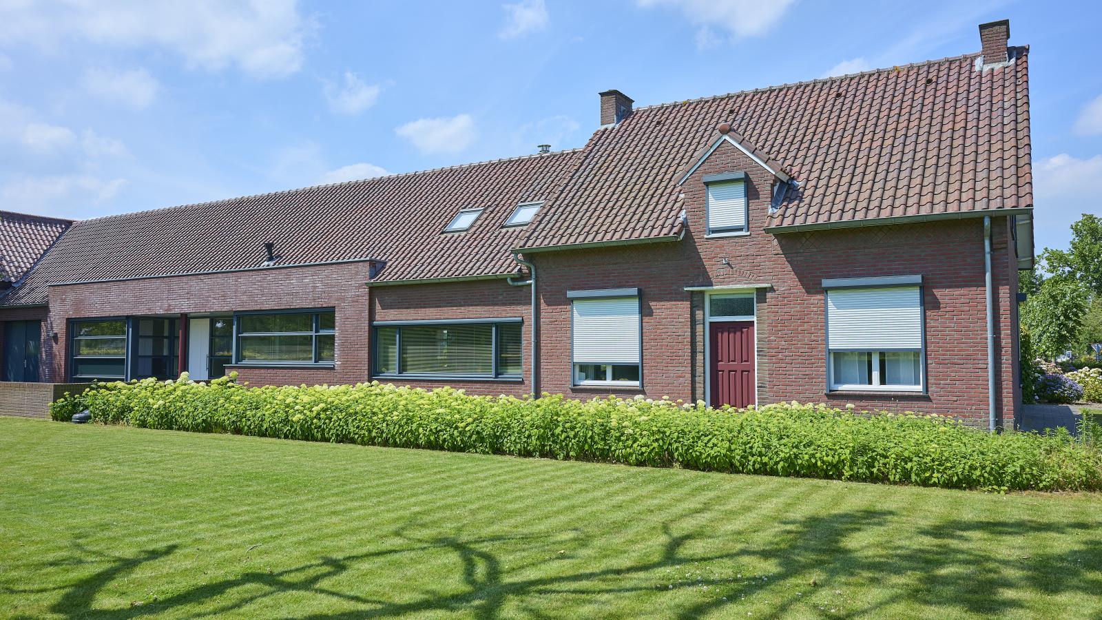 Laurahoeve - Exterior in summer