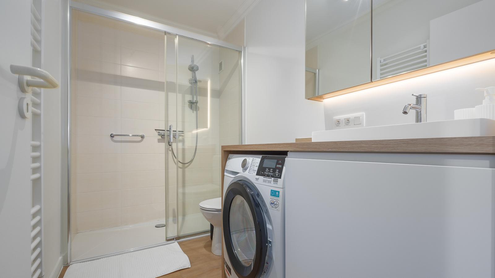 Oasis II - 0002 - Badkamer