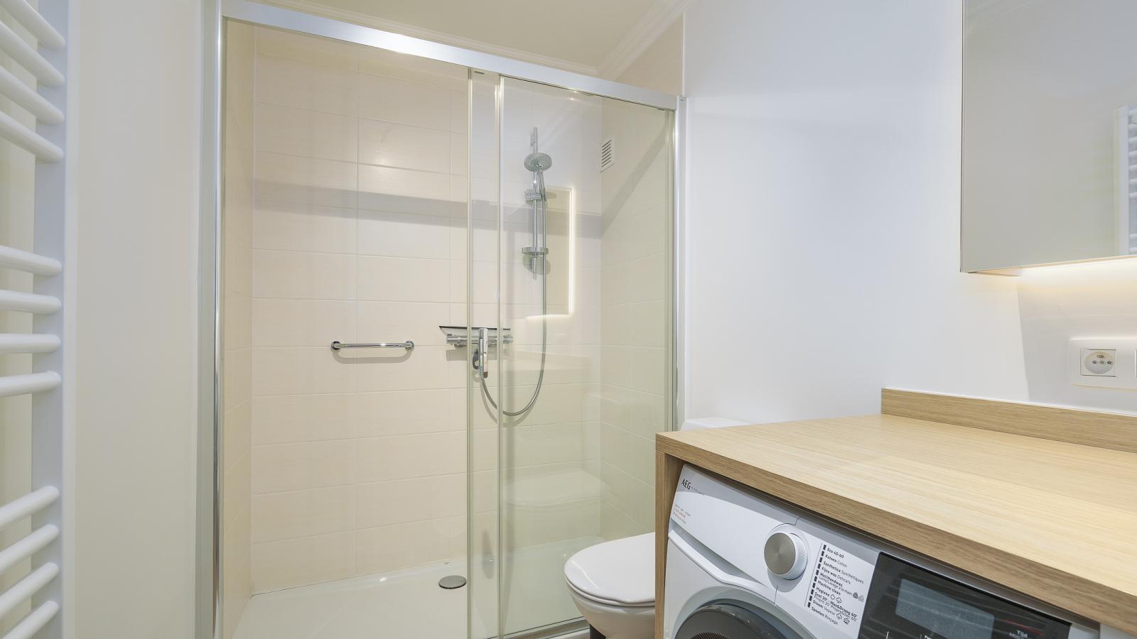 Oasis II - 0002 - Badkamer