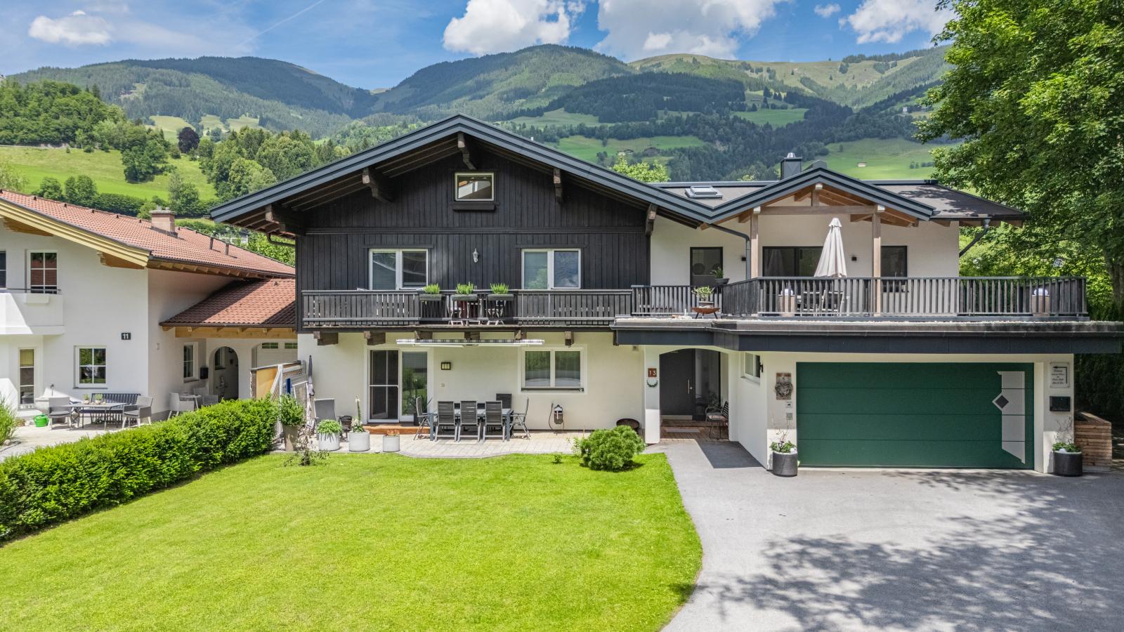 LinEli Lodge - Außenbereich Sommer