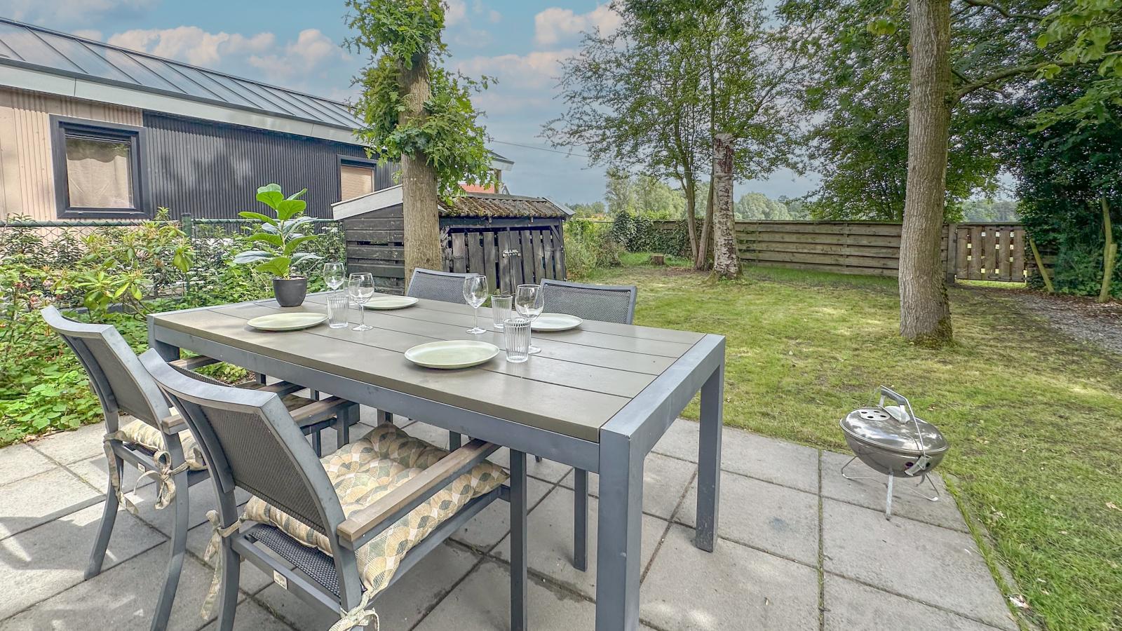 Zwarte Blokhut - Garten Sommer