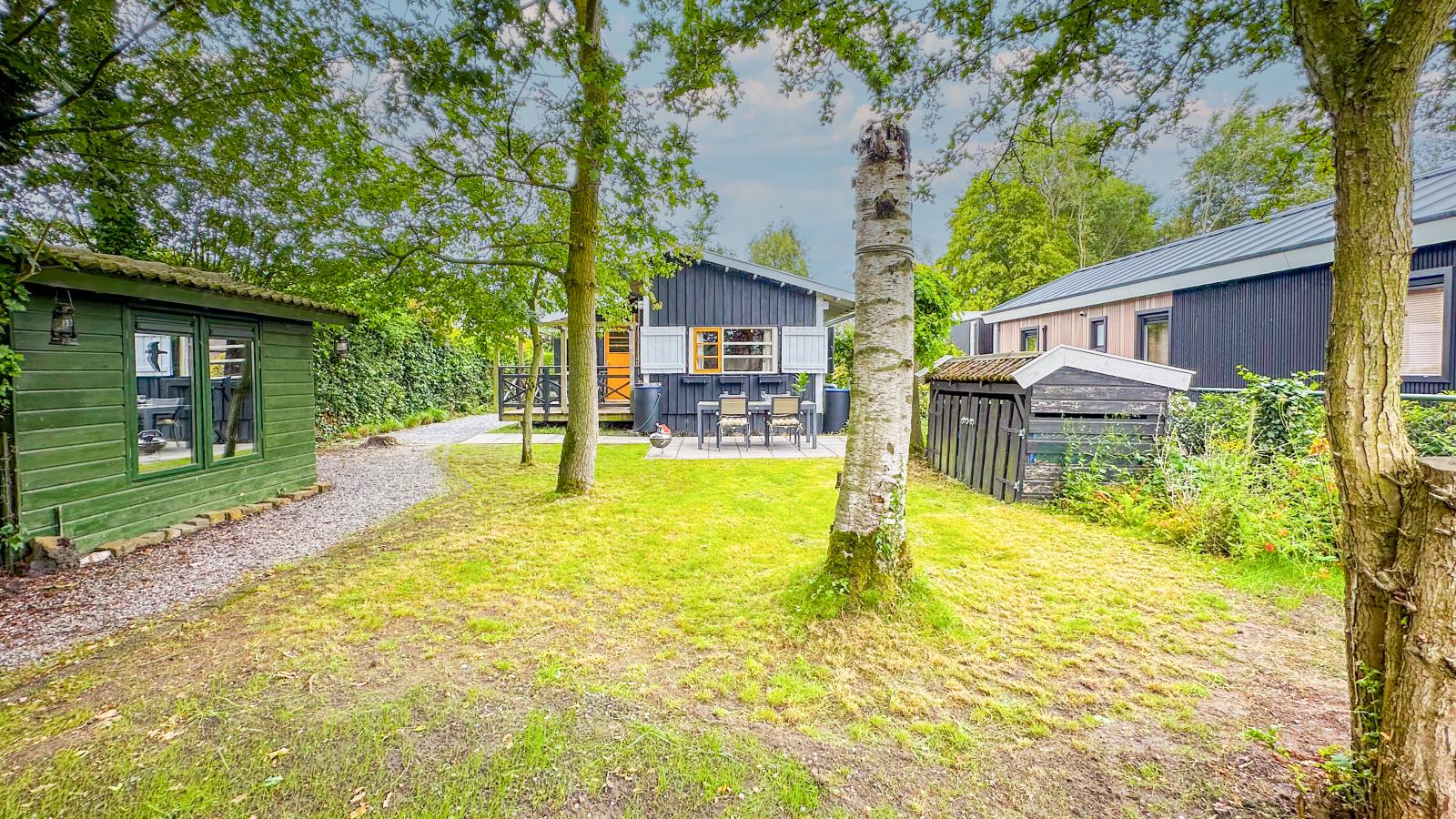 Zwarte Blokhut - Garten Sommer