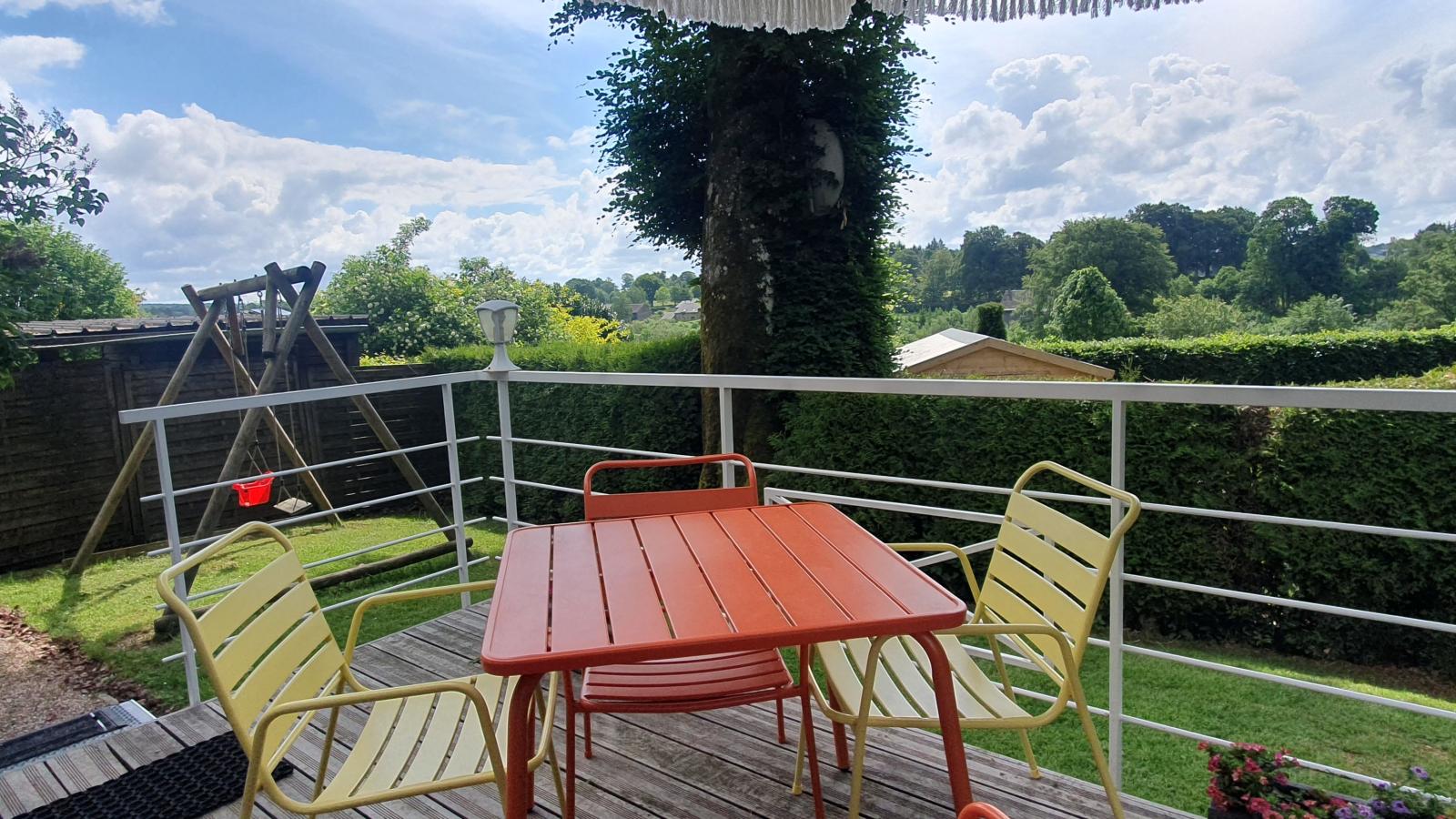 Sous les Hetres - Buitenkant zomer