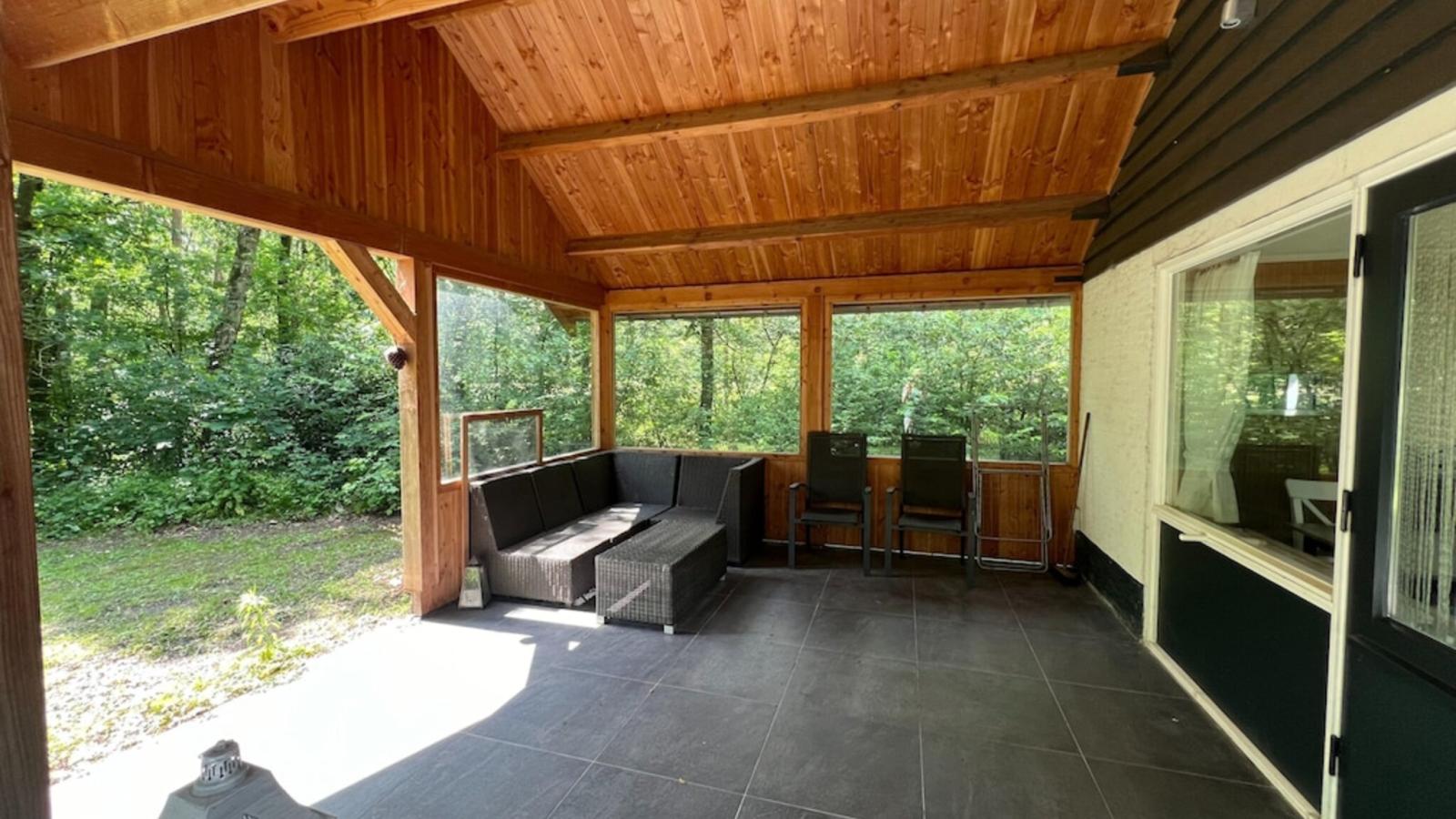 Wezel - Terrasbalkon