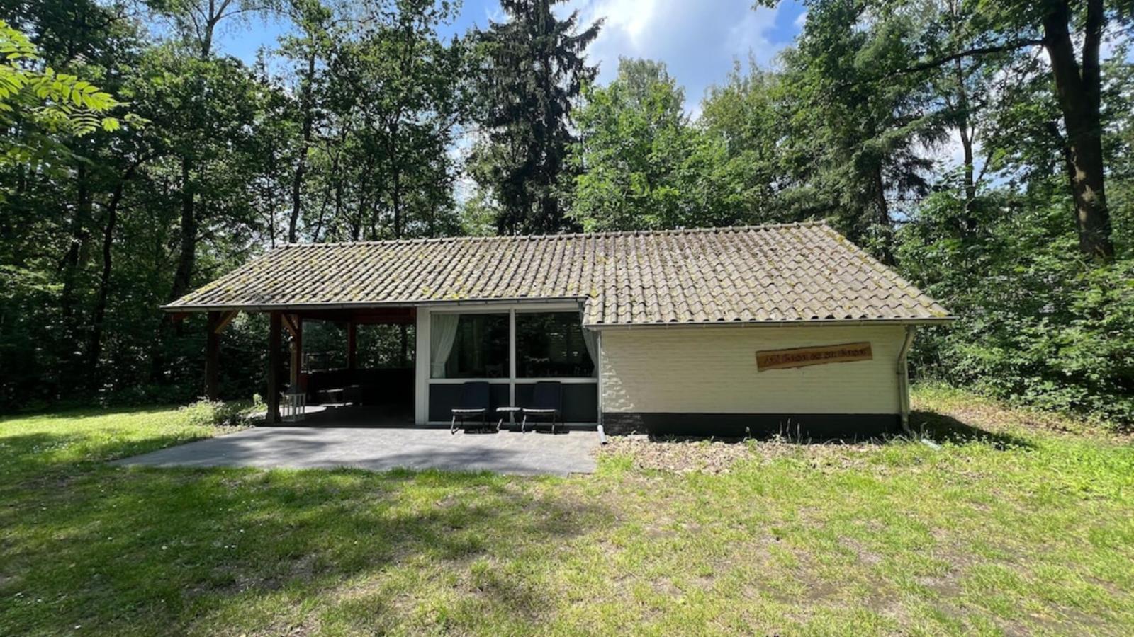 Wezel - Buitenkant zomer