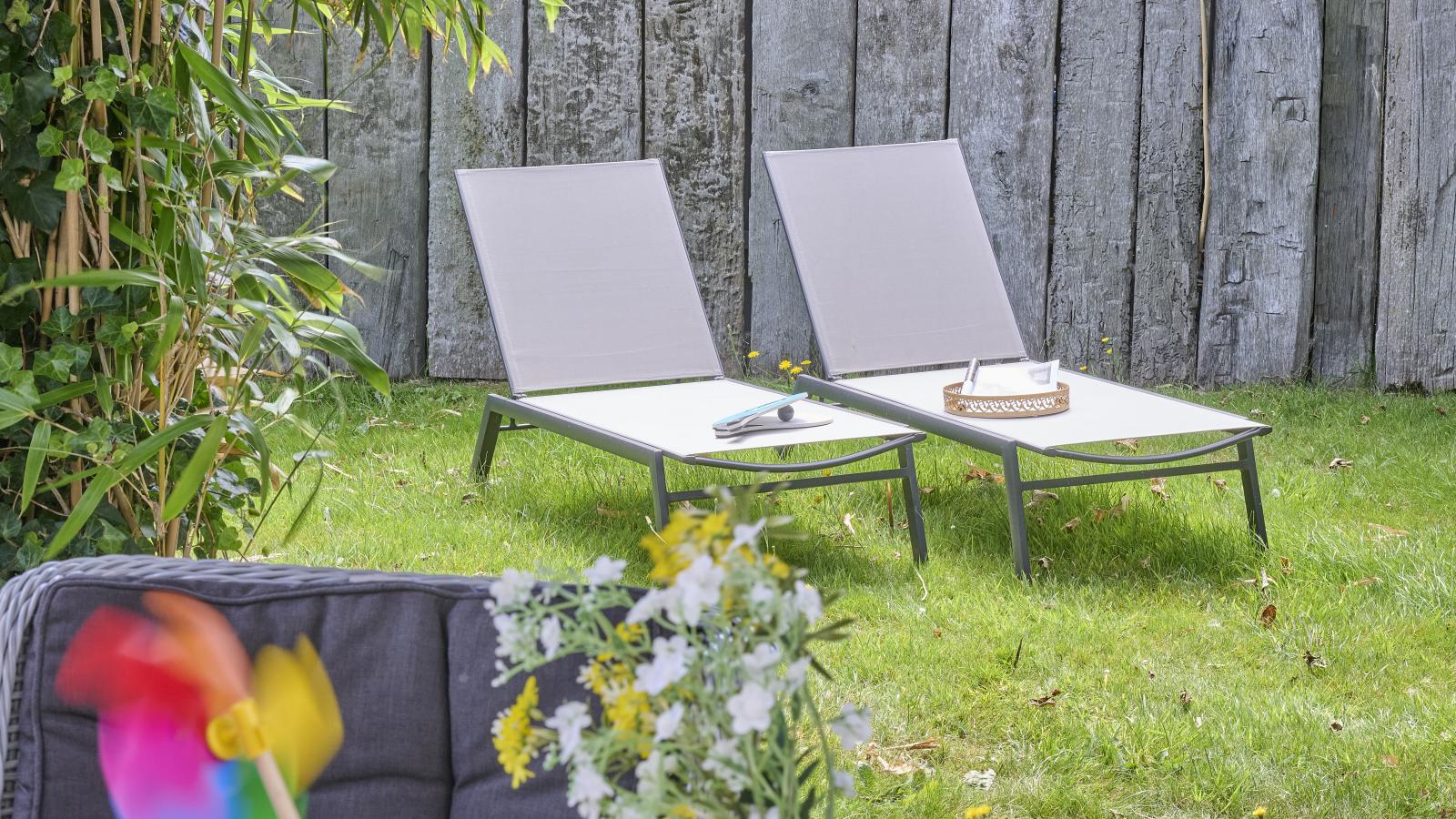 Strandzicht - Gardens in summer
