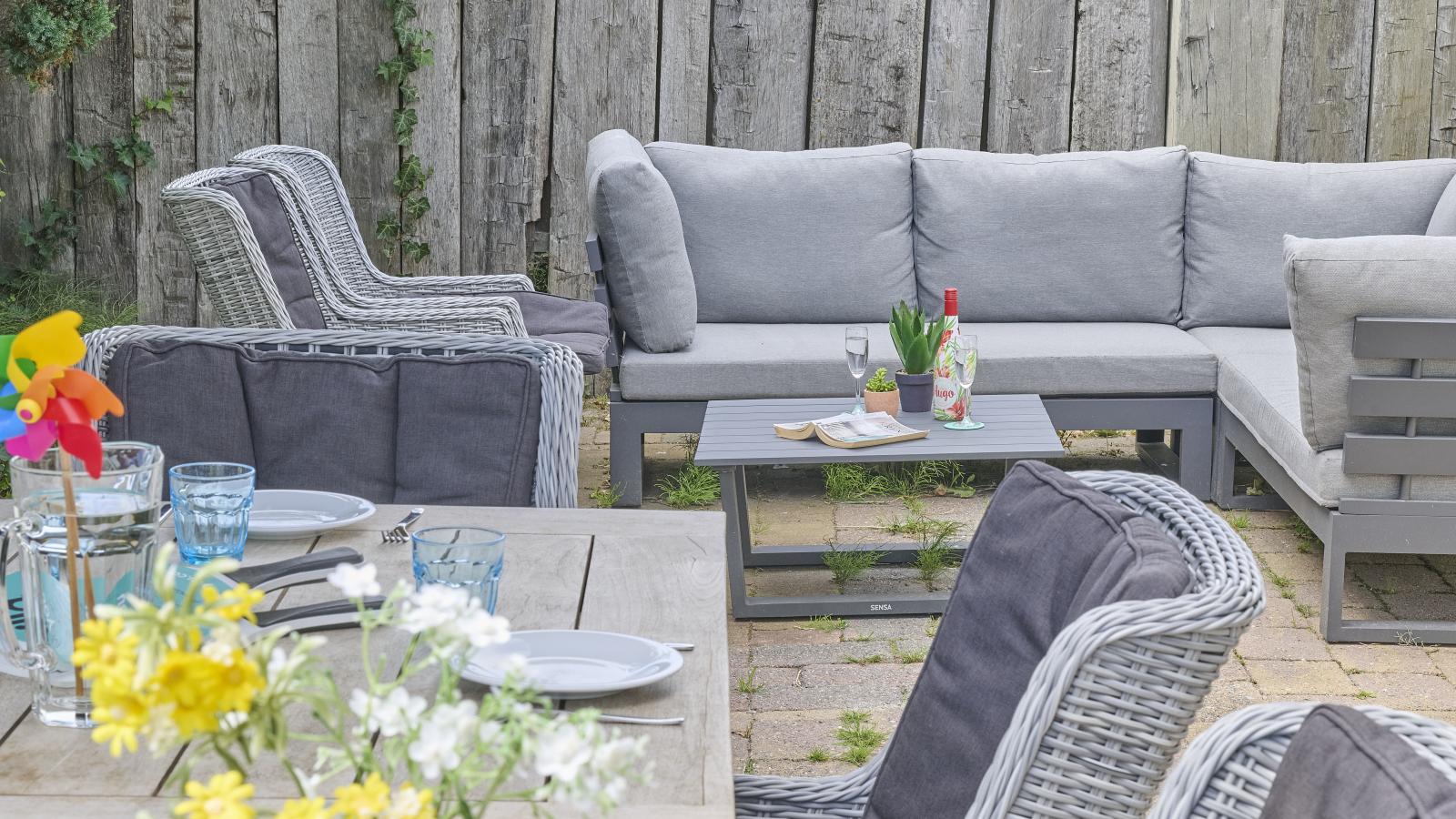 Strandzicht - Gardens in summer