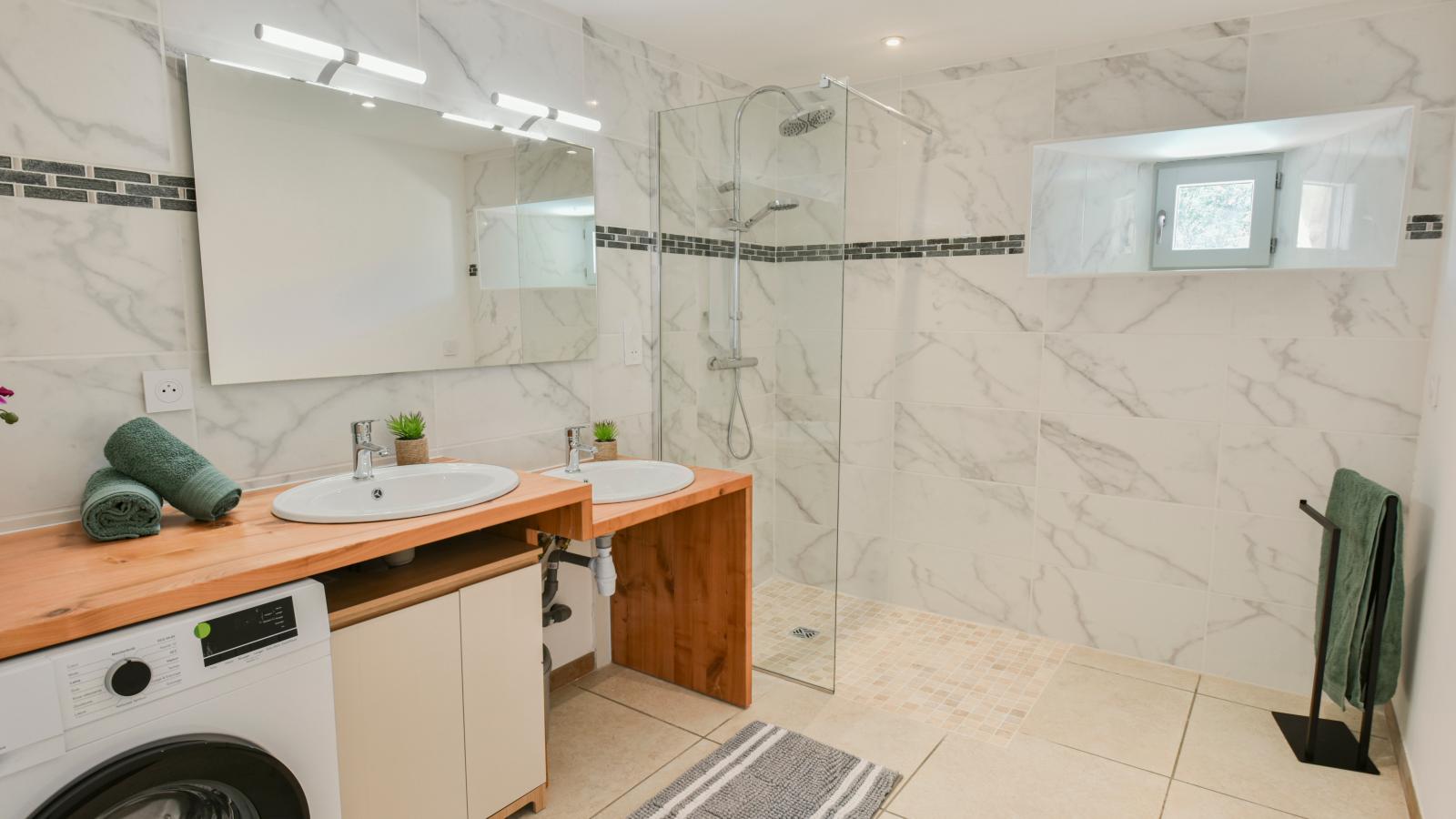 La Grange - Bathroom