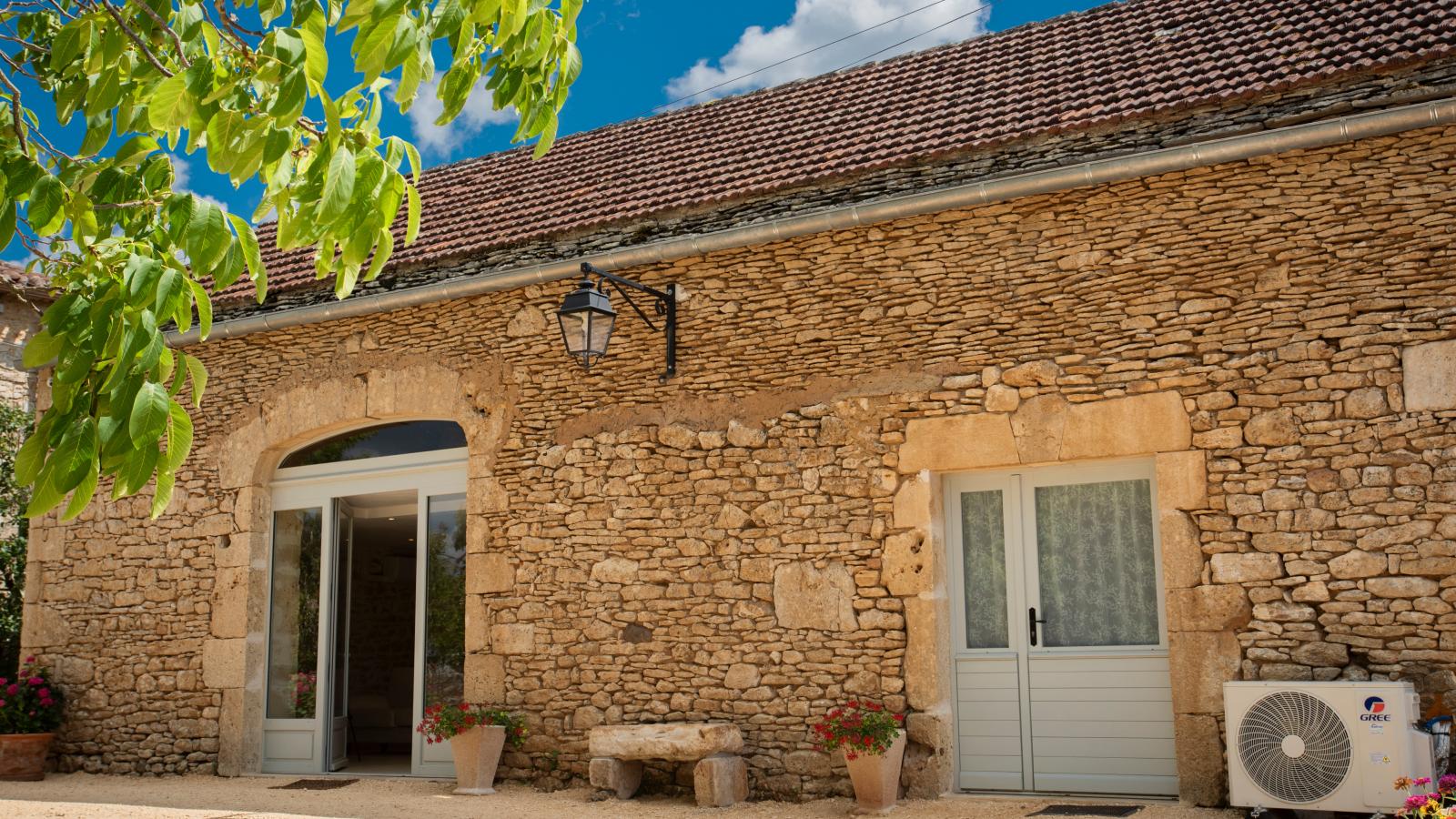 La Grange - Outdoor