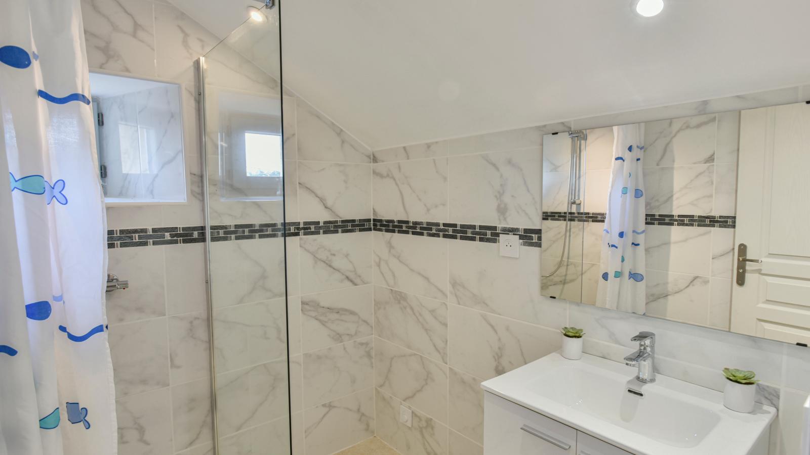 La Grange - Bathroom