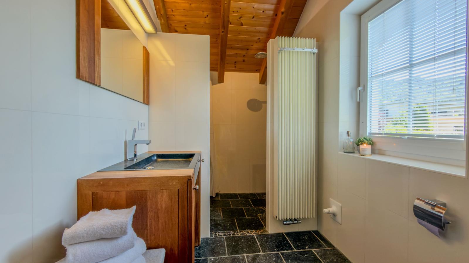 Fustanuki - Bathroom