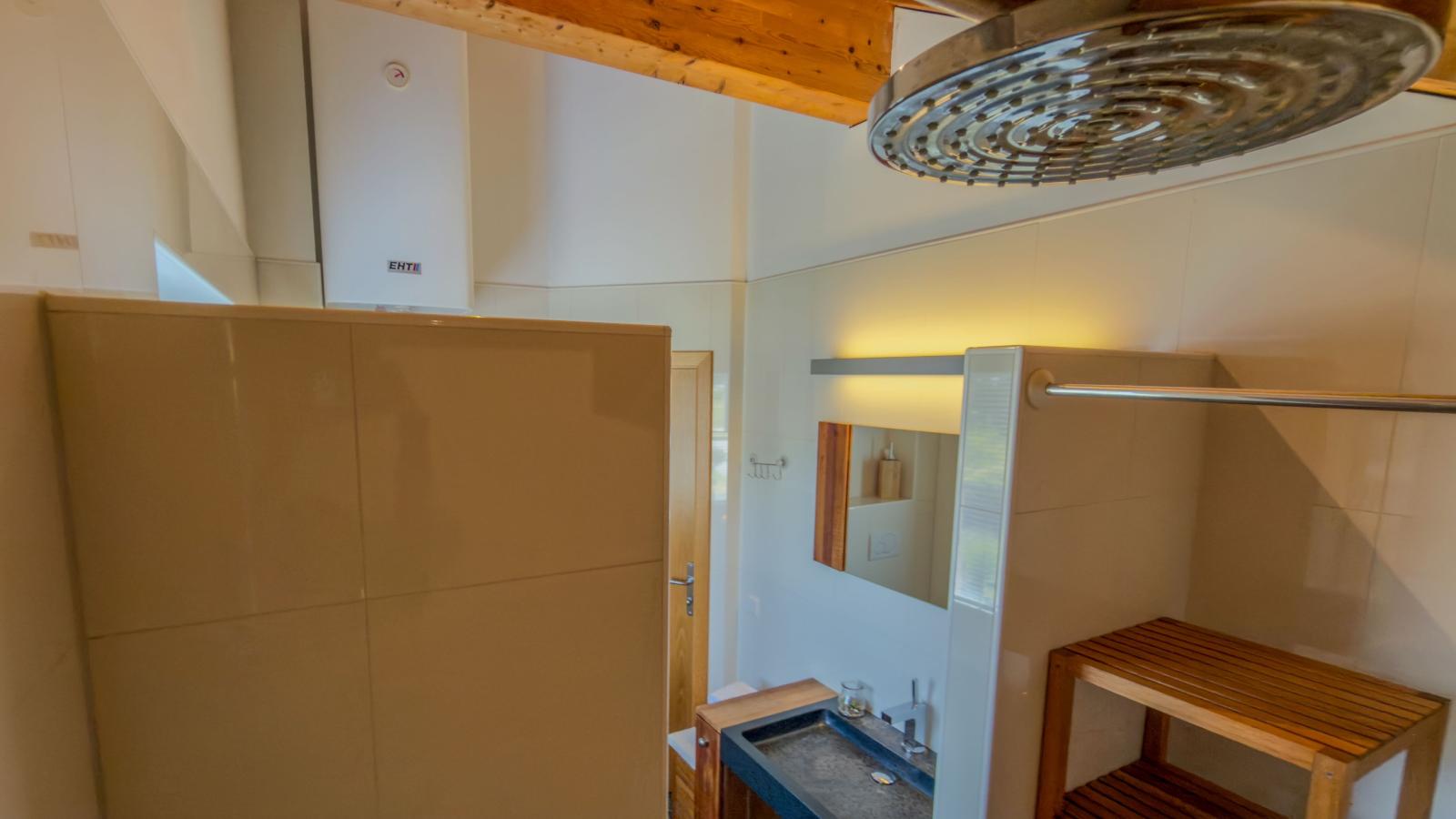 Fustanuki - Bathroom
