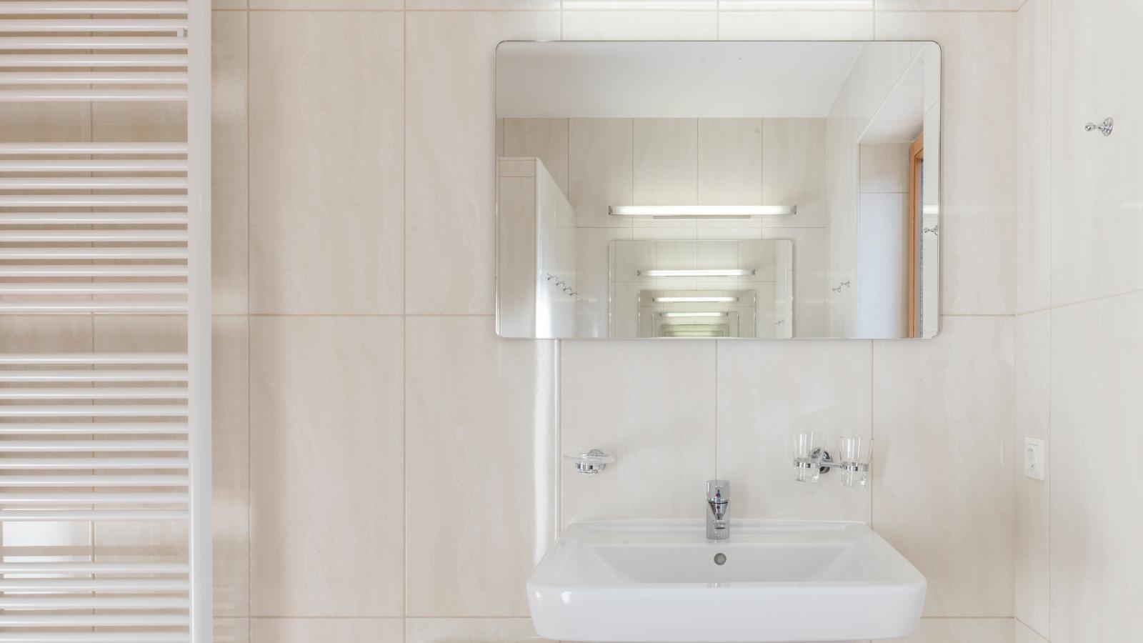 An der Gondelstation A1 - Bathroom