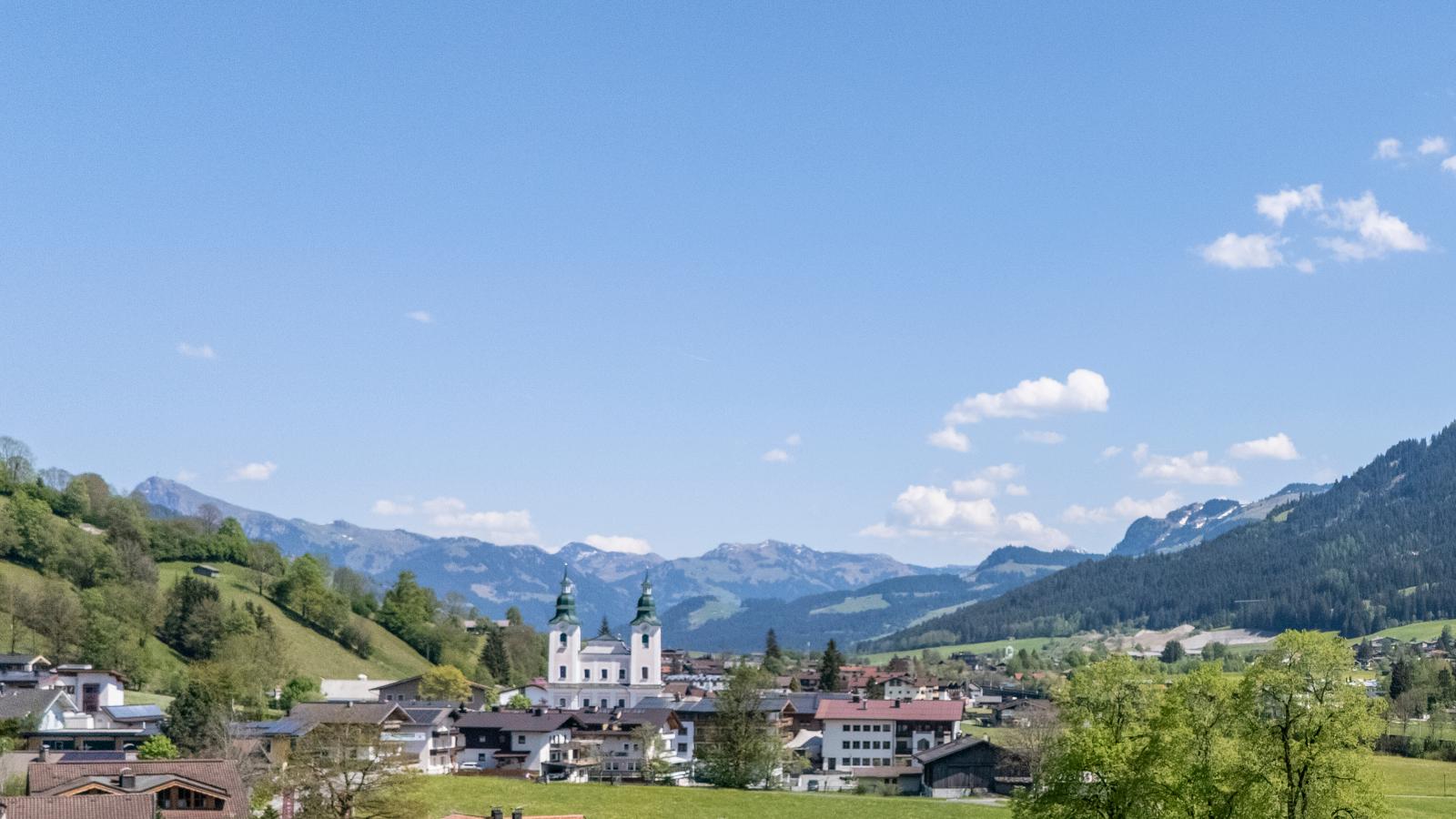 An der Gondelstation A3 - View in summer
