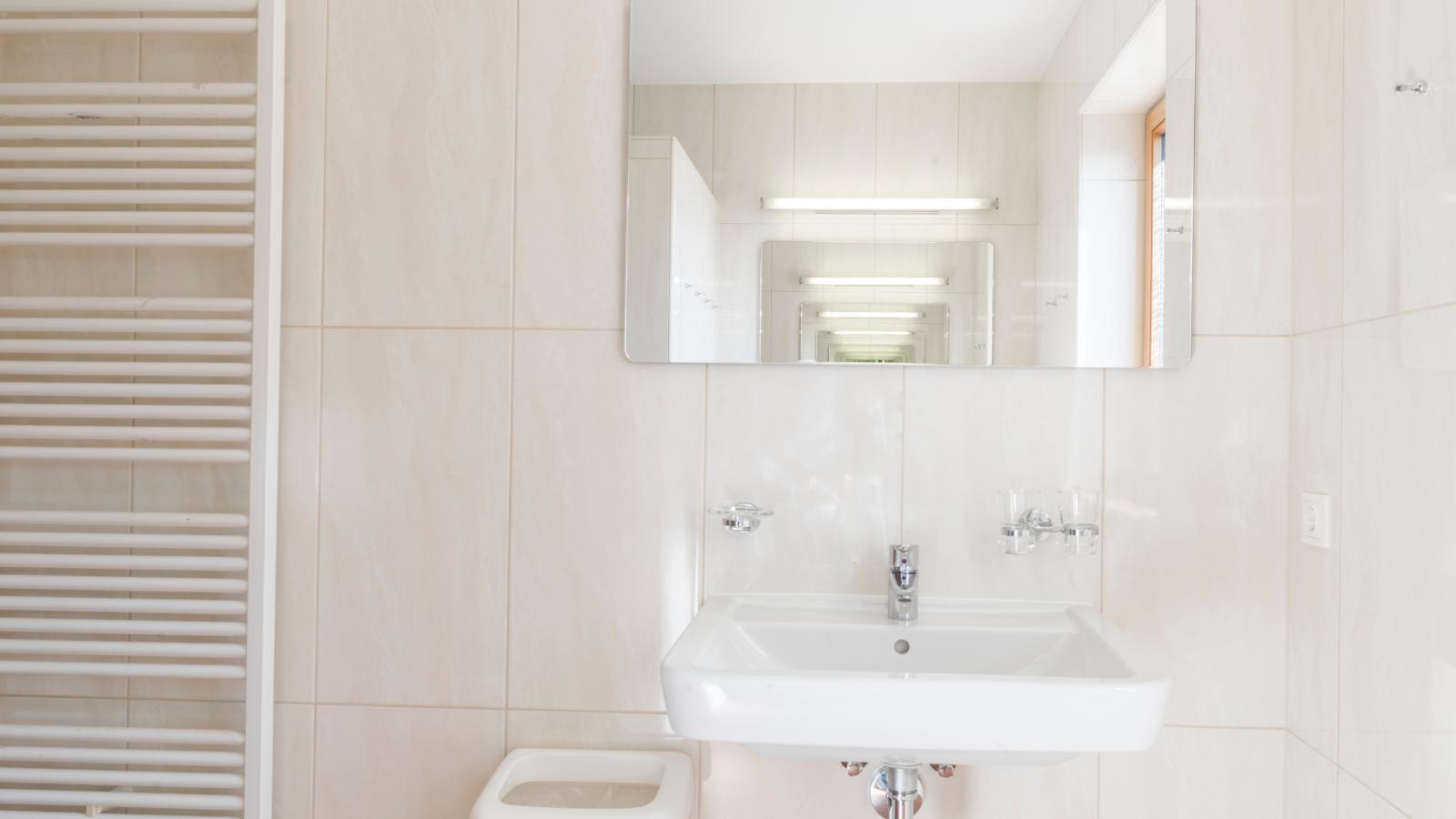 An der Gondelstation A3 - Bathroom