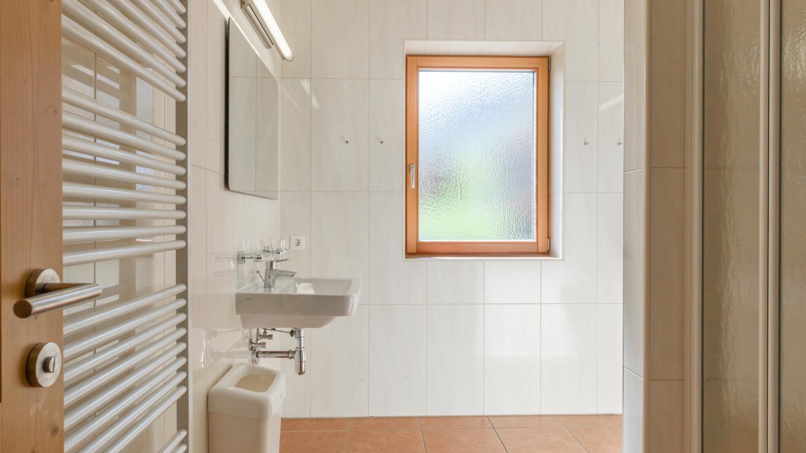 An der Gondelstation A3 - Bathroom