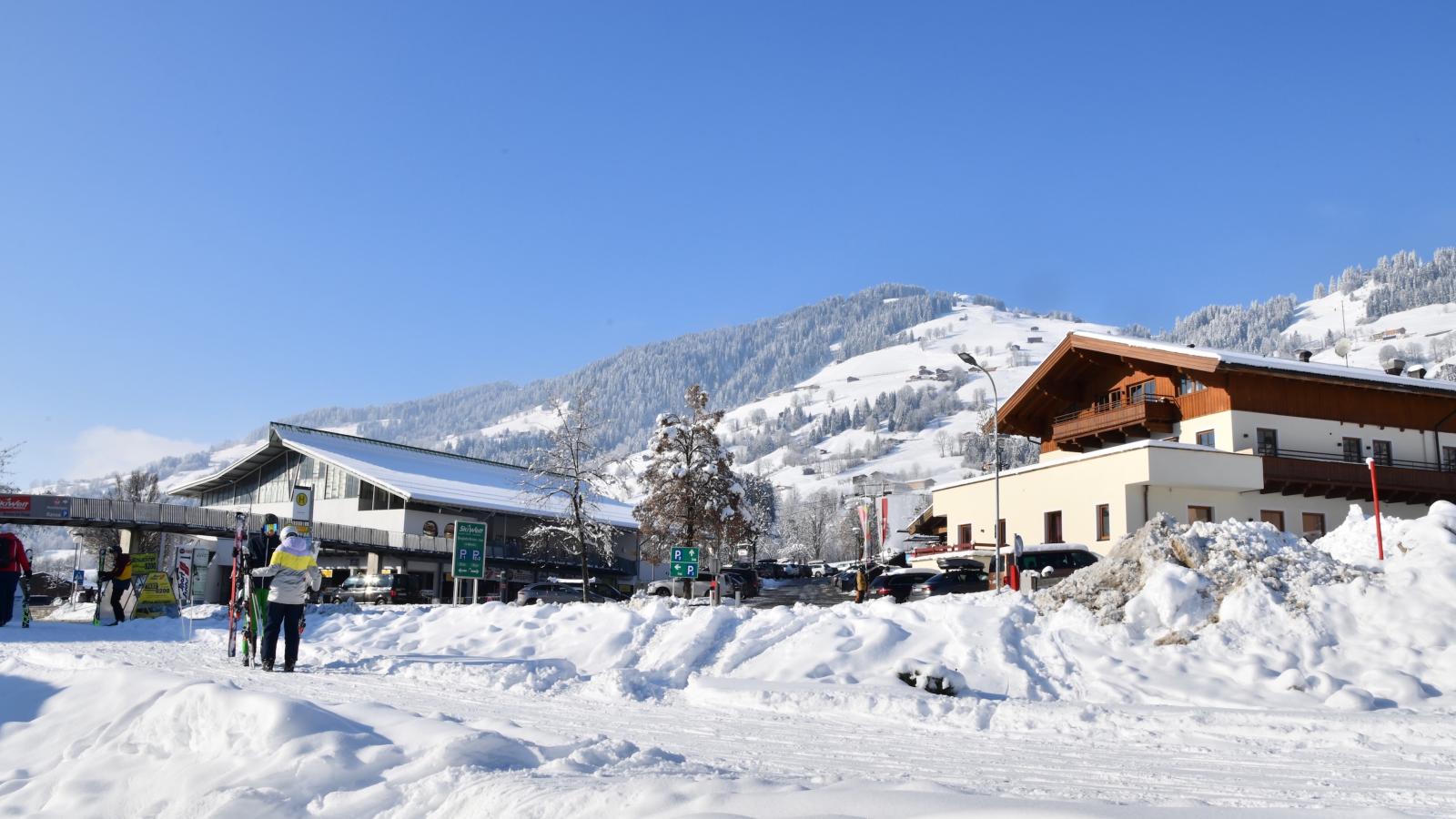 An der Gondelstation A4 - Exterior in winter