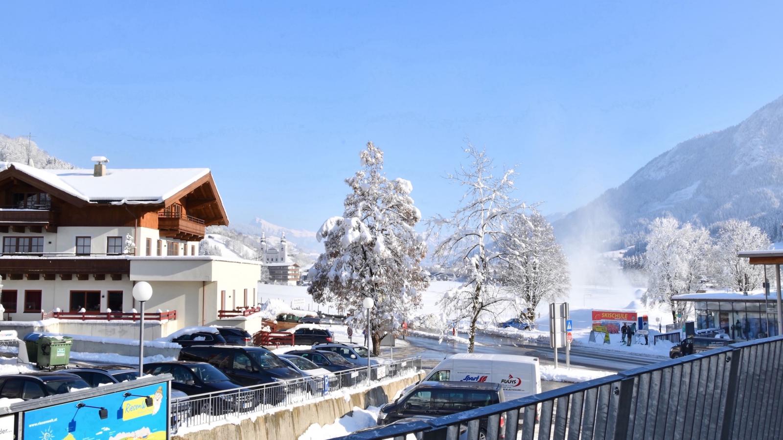 An der Gondelstation A6 - View in winter