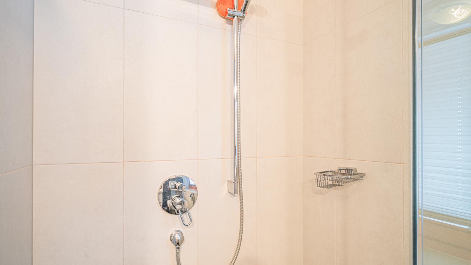 Janita XL - Bathroom