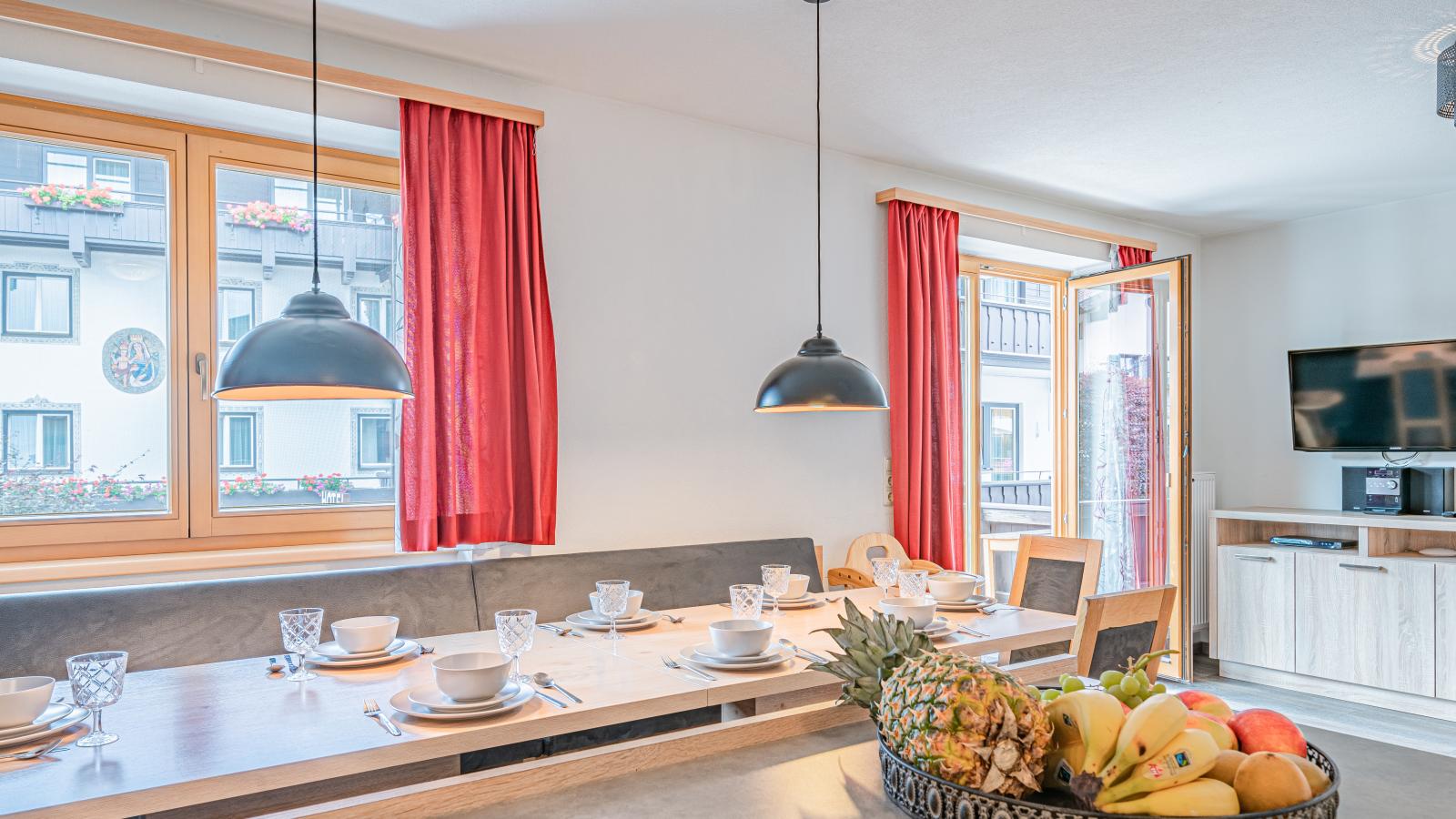 Janita XL - Dining room