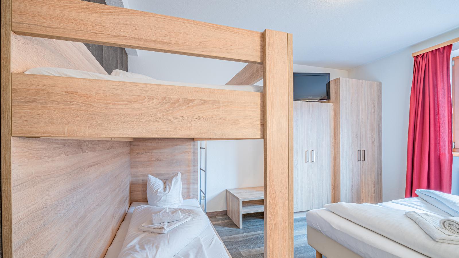 Janita XL - Bedroom