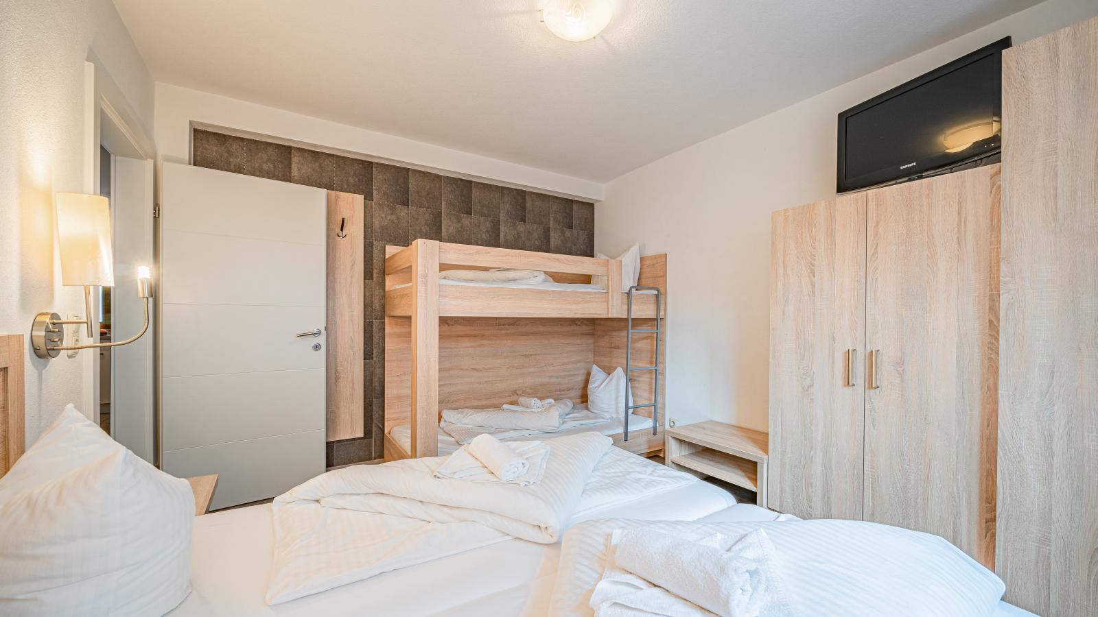 Janita XL - Bedroom