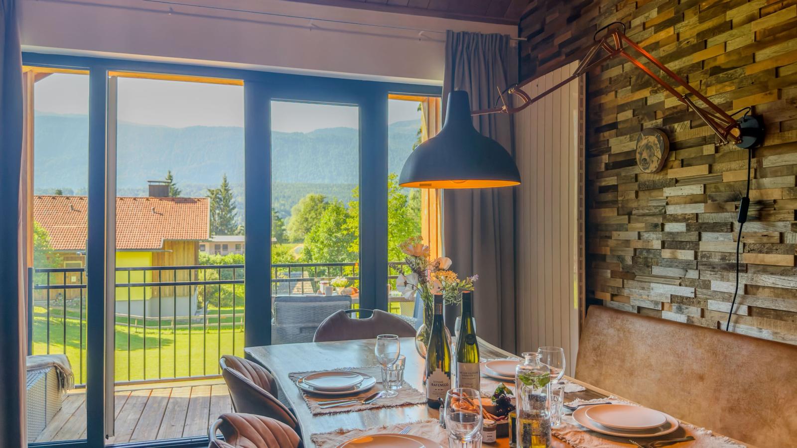 SeeZeit am Pressegger See - Dining room