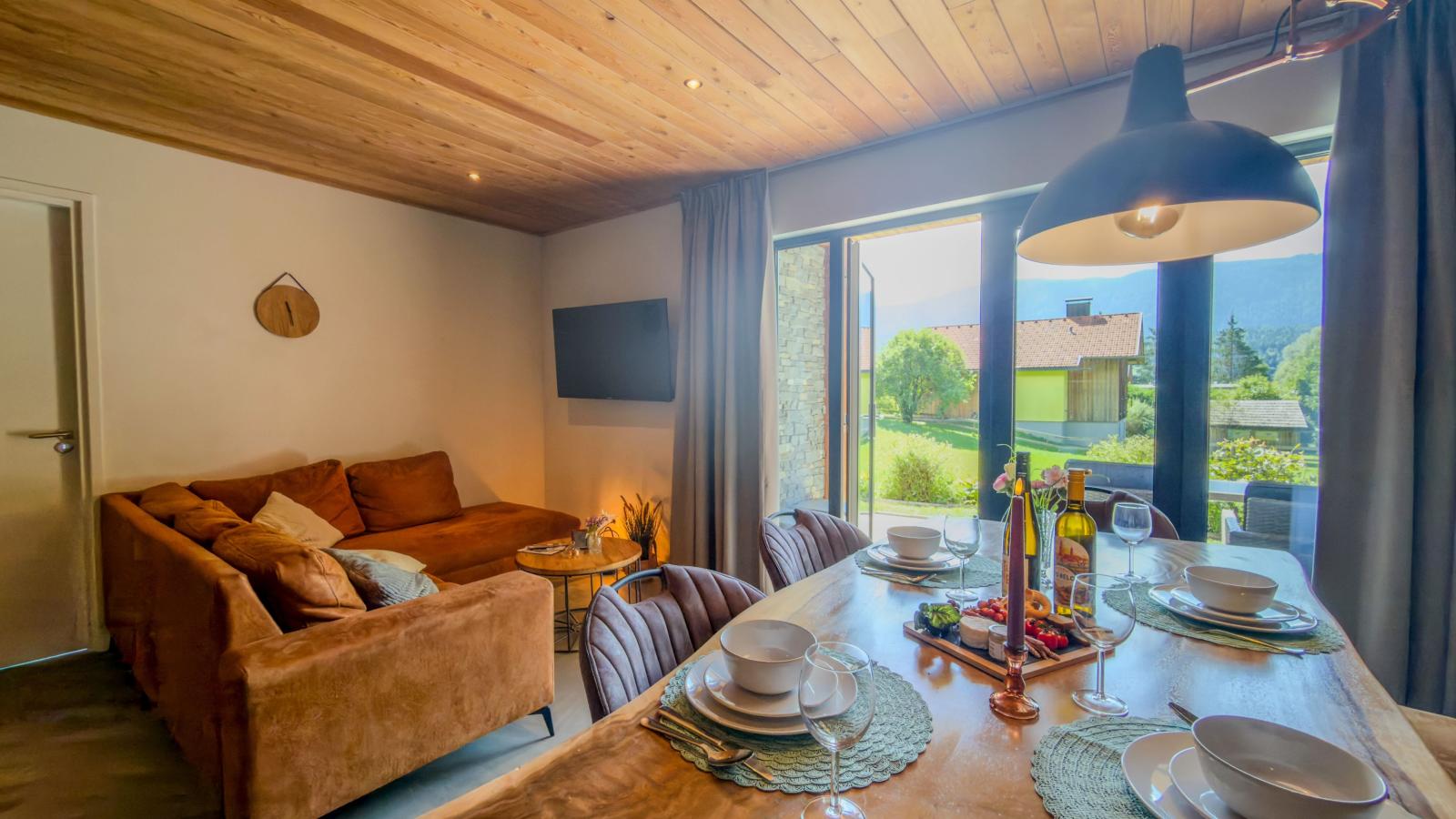Seeglück am Pressegger See - Living room