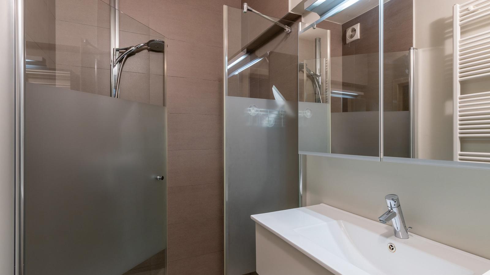 Jenedy - VER5 - Badkamer