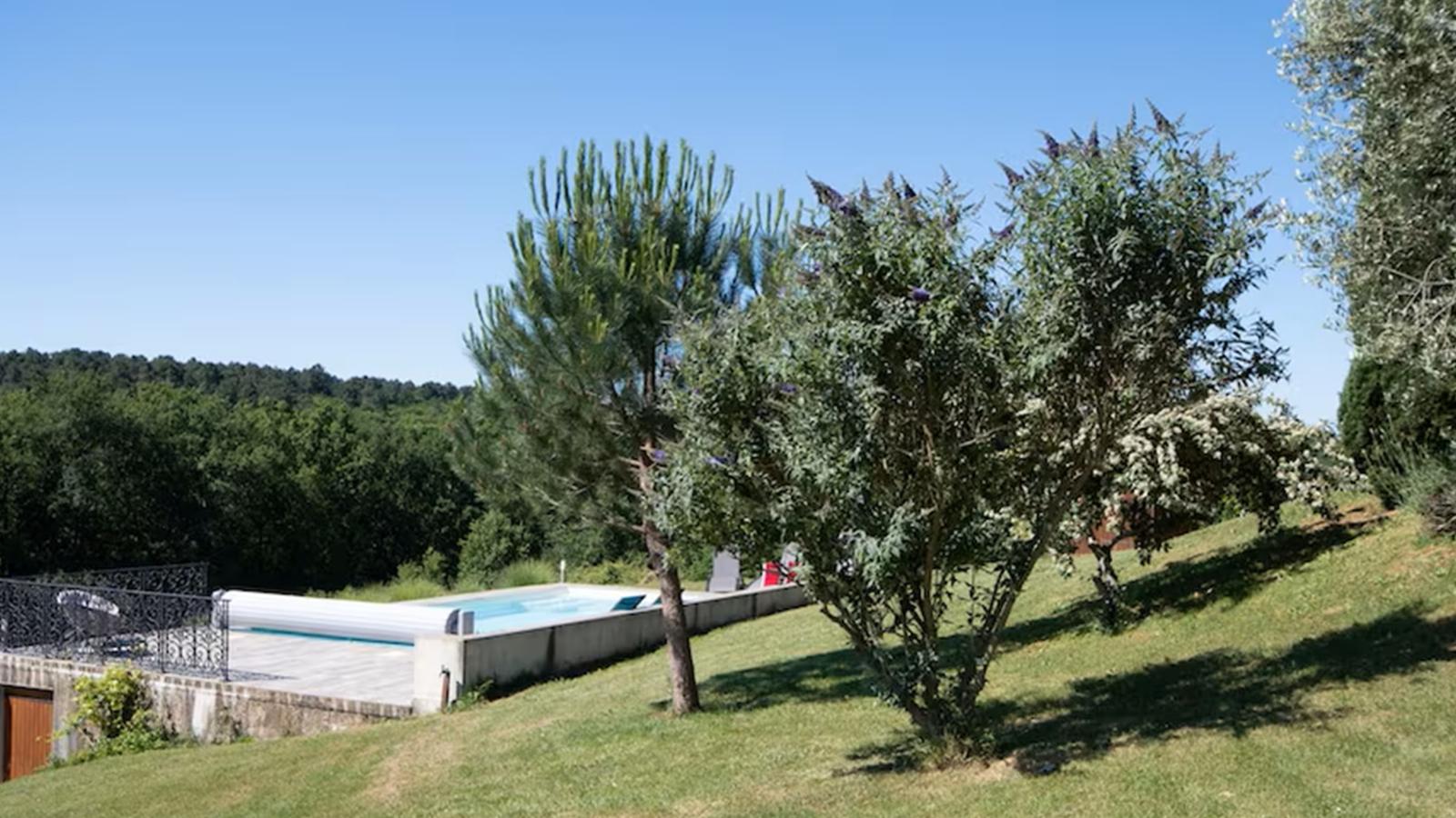 Gite de Lapile - Garten Sommer