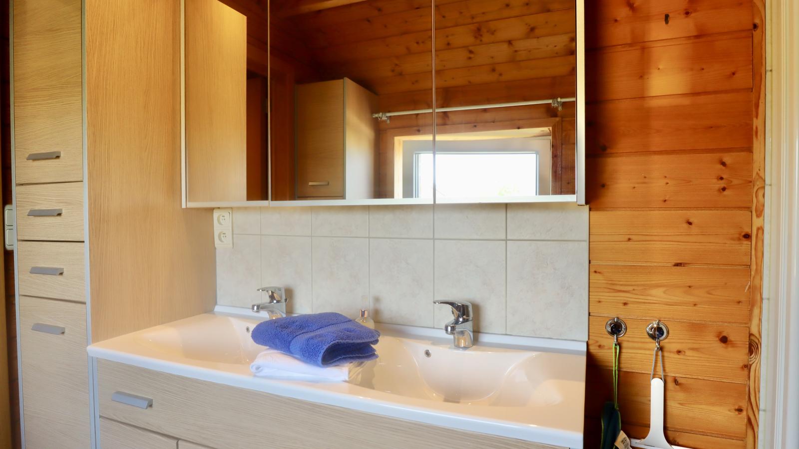 Villa M - Bathroom