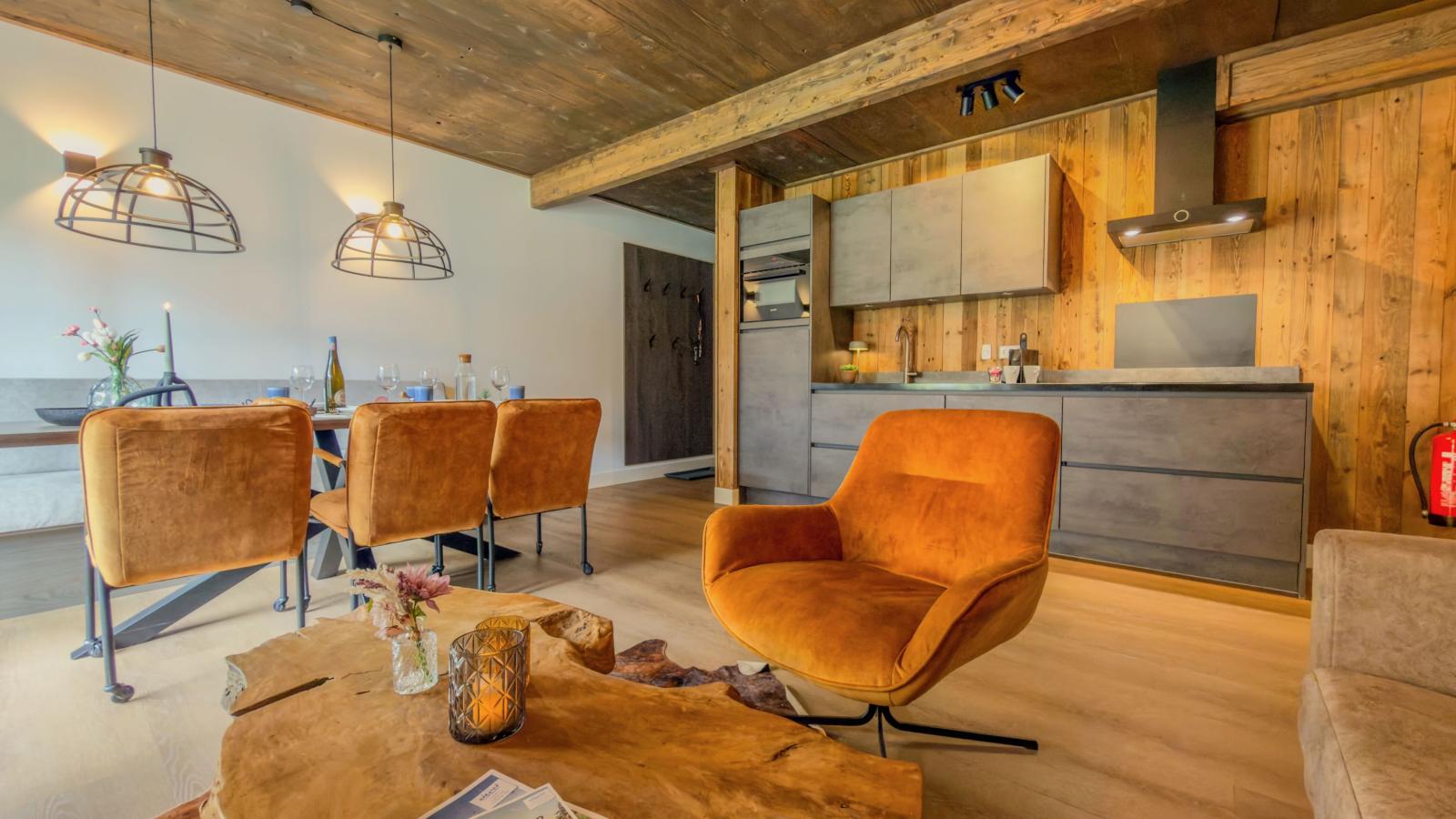Alpenidyll am Afritzer See - Woonkamer