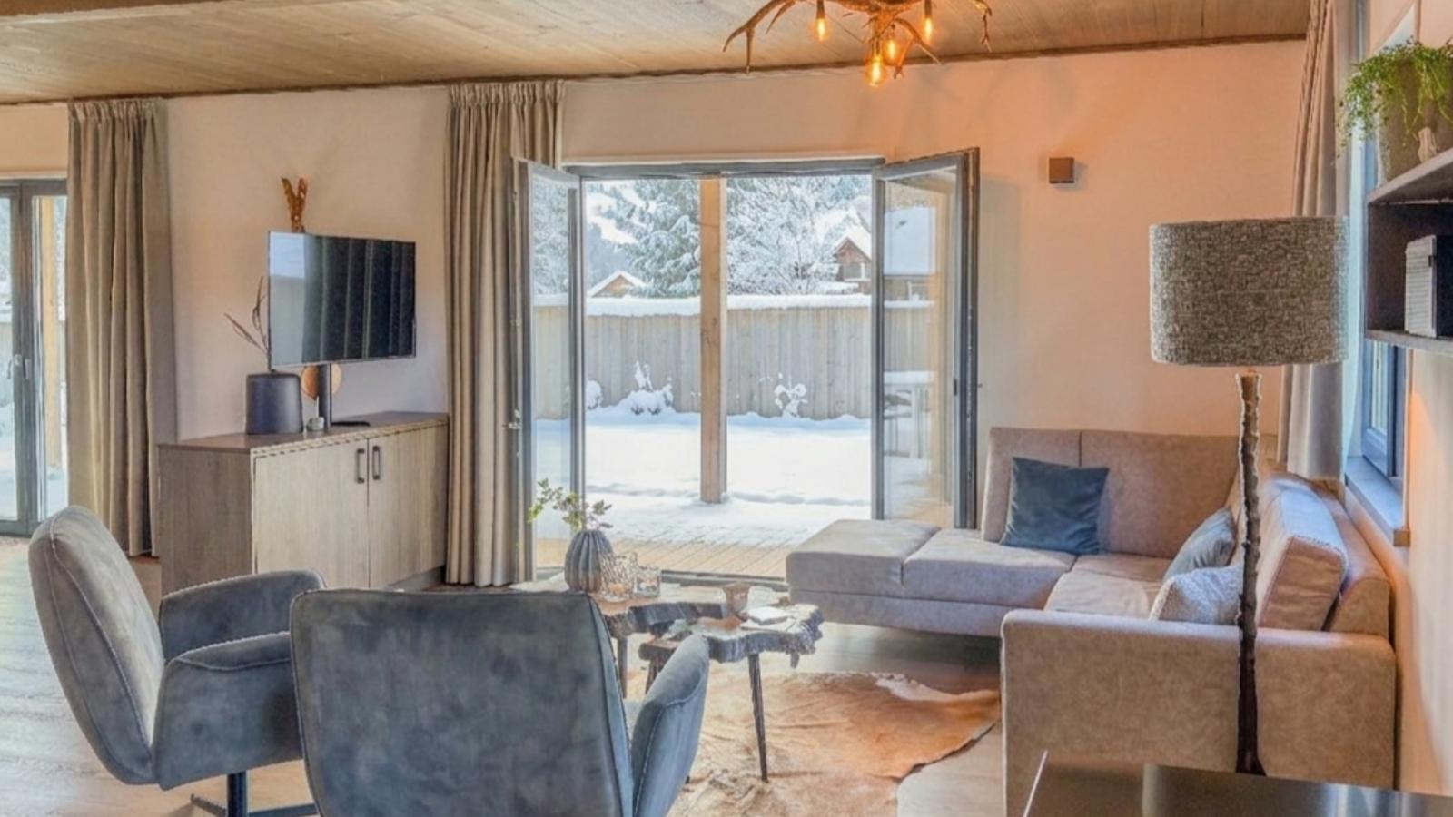 Bergblick am Afritzer See - Woonkamer