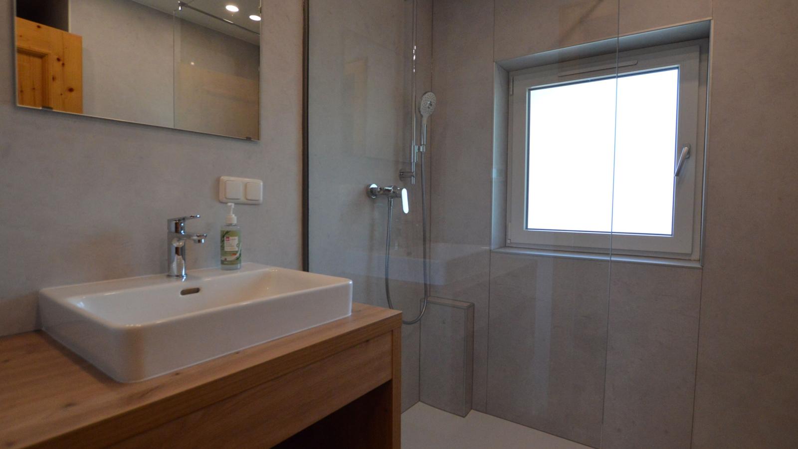 Haus Wald OG - Bathroom