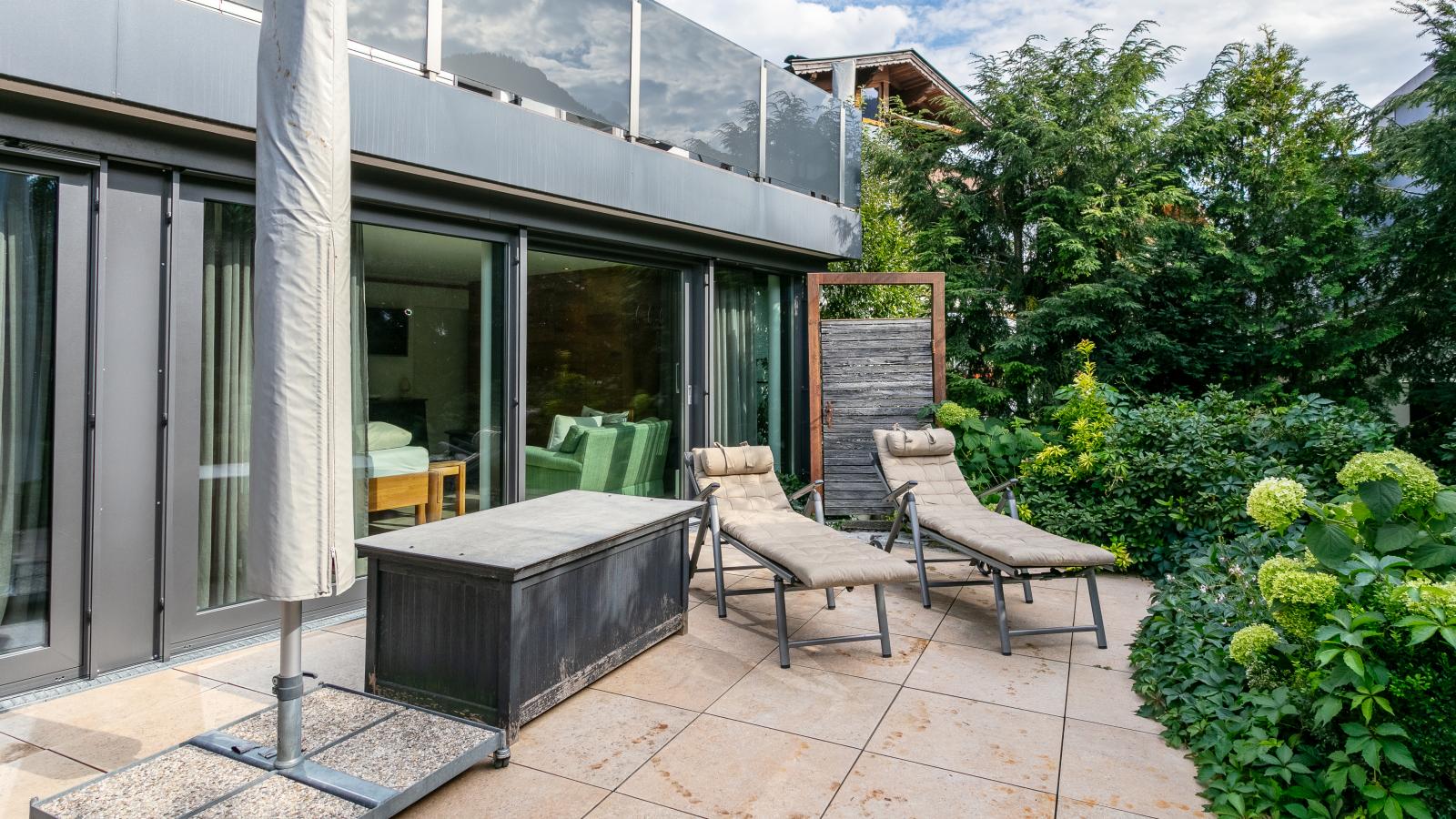 Garten Suite mit 2 separaten Studios - Terrasbalkon