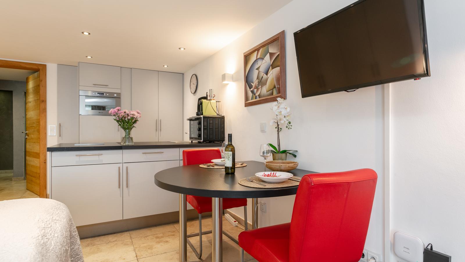 Garten Suite mit 2 separaten Studios - Eetkamer