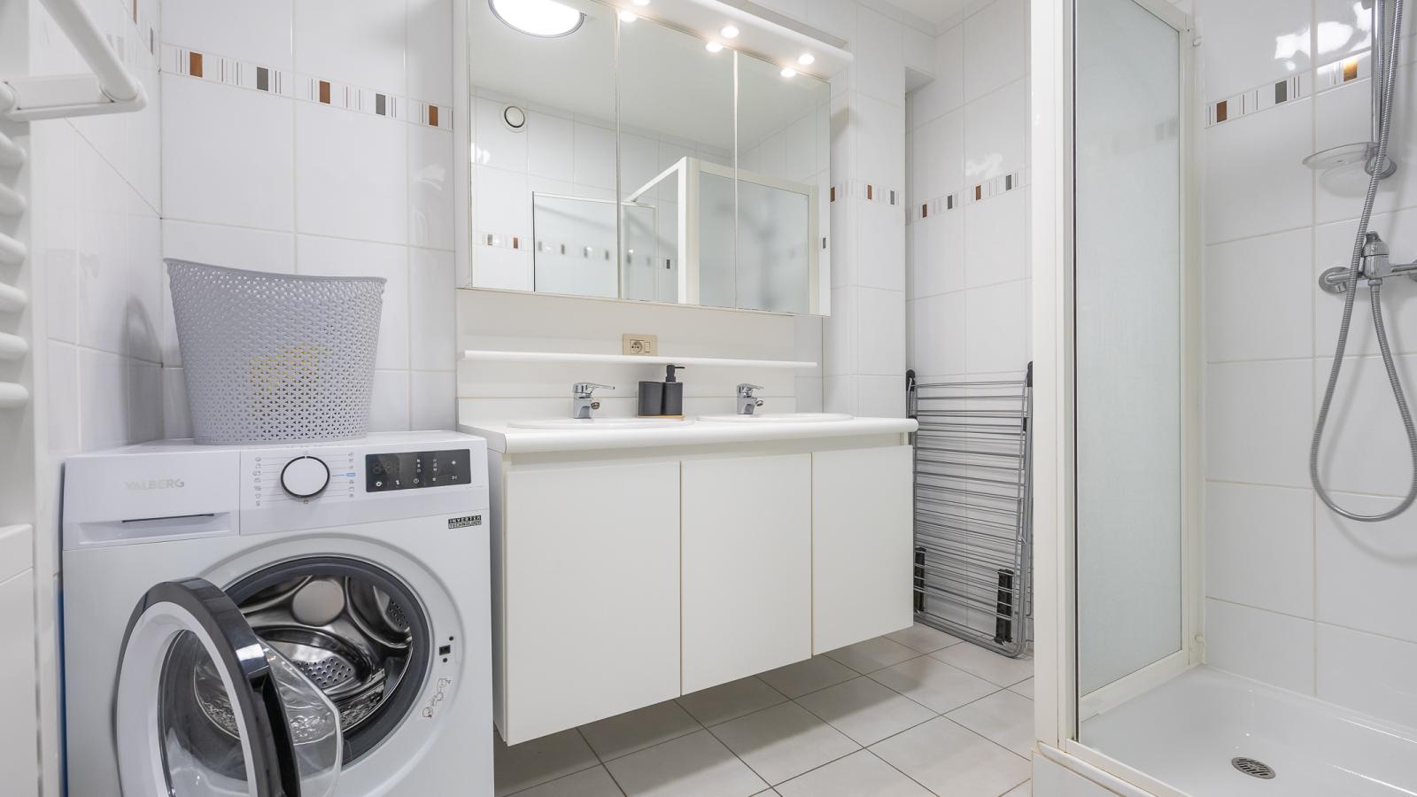 Margaux - 0001 - Bathroom