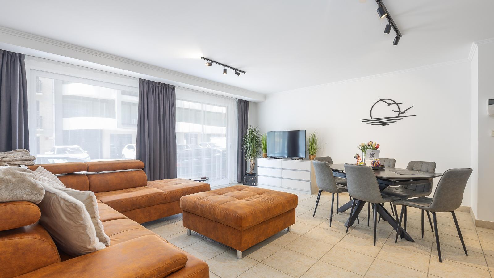 Margaux - 0001 - Living room