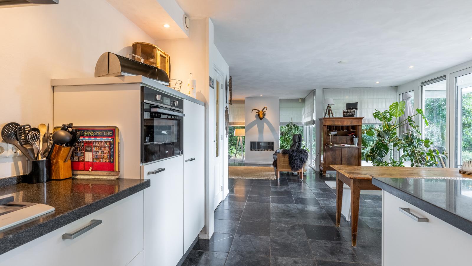 HasseBassie - Kitchen
