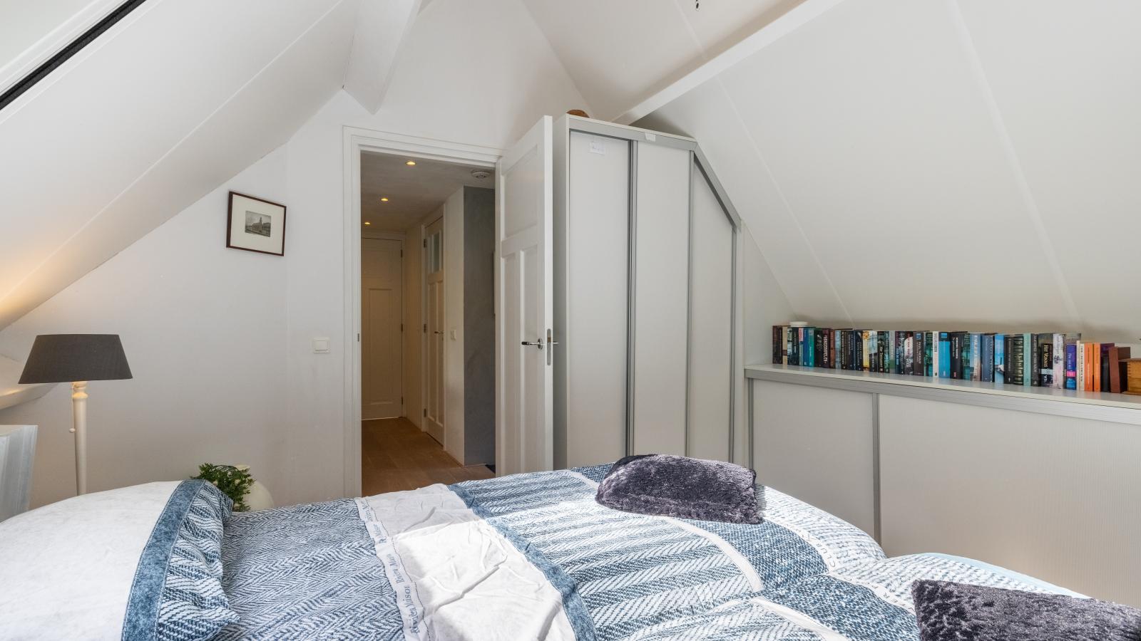 HasseBassie - Bedroom