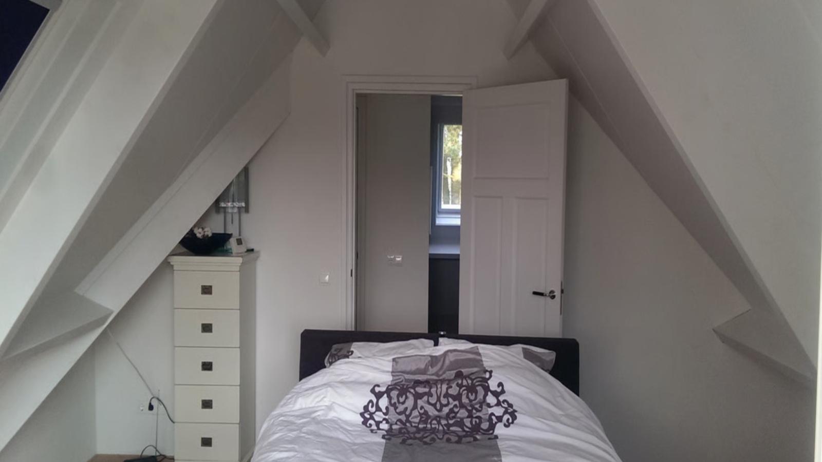 HasseBassie - Bedroom
